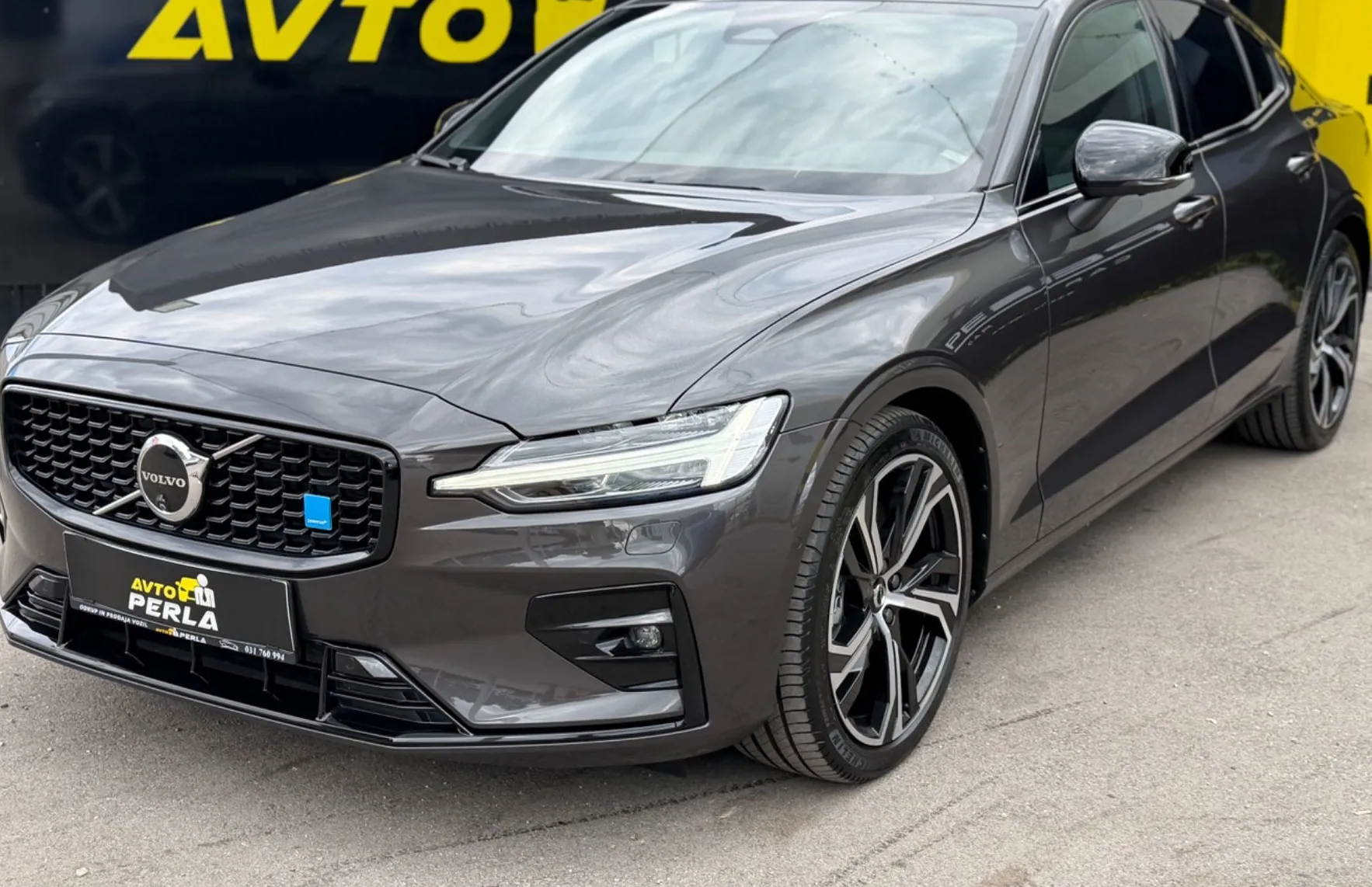 Zunanja slika - Volvo S60 - B5-R Ultimate Dark 4X4 TOP OPREMA KOT NOV JAMSTVO - 9