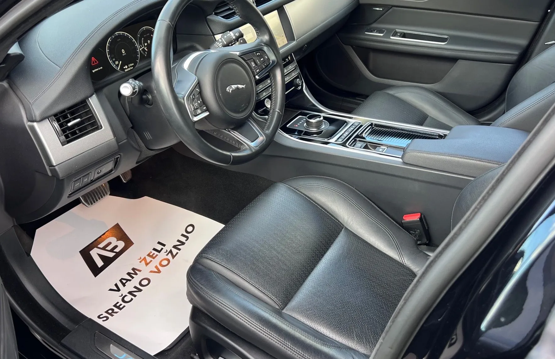 Zunanja slika - Jaguar XF - 2.0d+AWD+1.LAST+SLO+SAMO 66.507 km+ACC+KEYLESS GO - 9