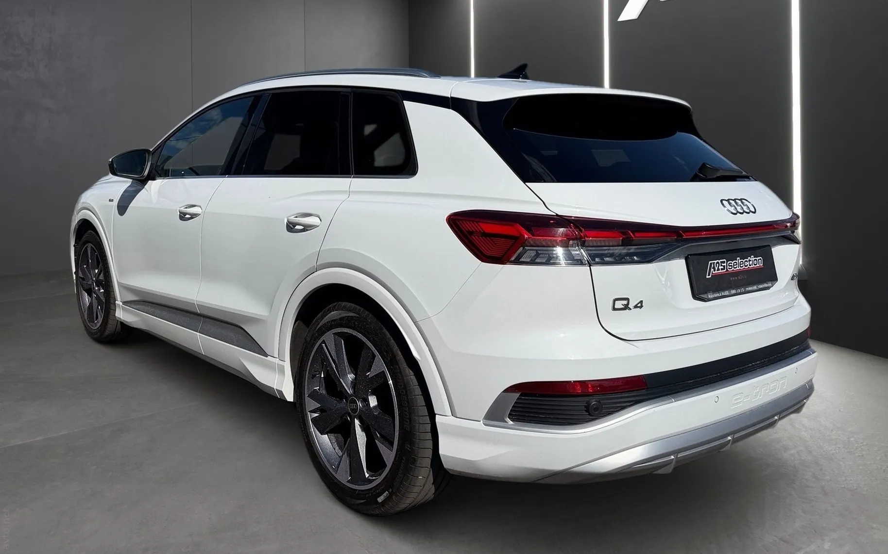 Zunanja slika - Audi Q4 e-tron - Q4 40 e-tron-S Line-Matrix LED-ACC-Mrtvi kot-Kamer - 4