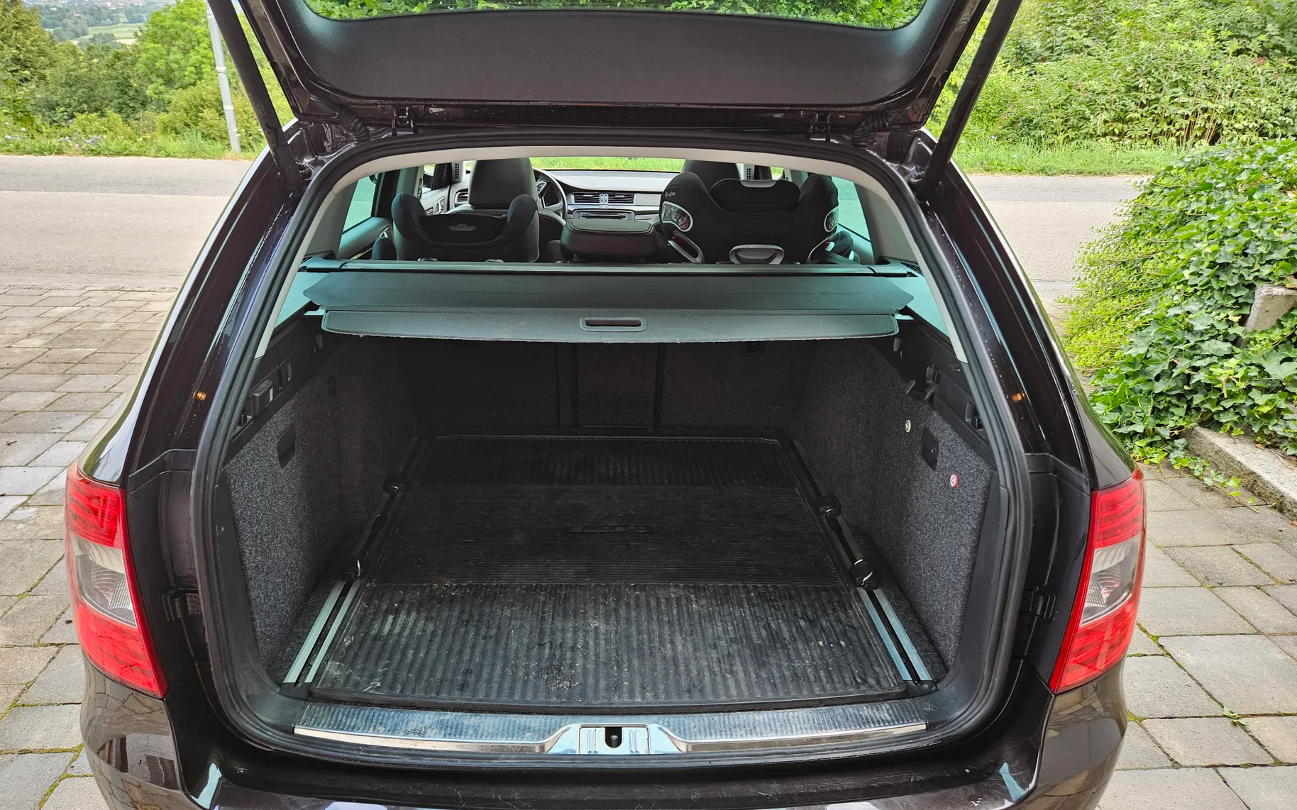 Zunanja slika - Škoda Superb - COMBI 2,0 TDI 4X4 LK - 2