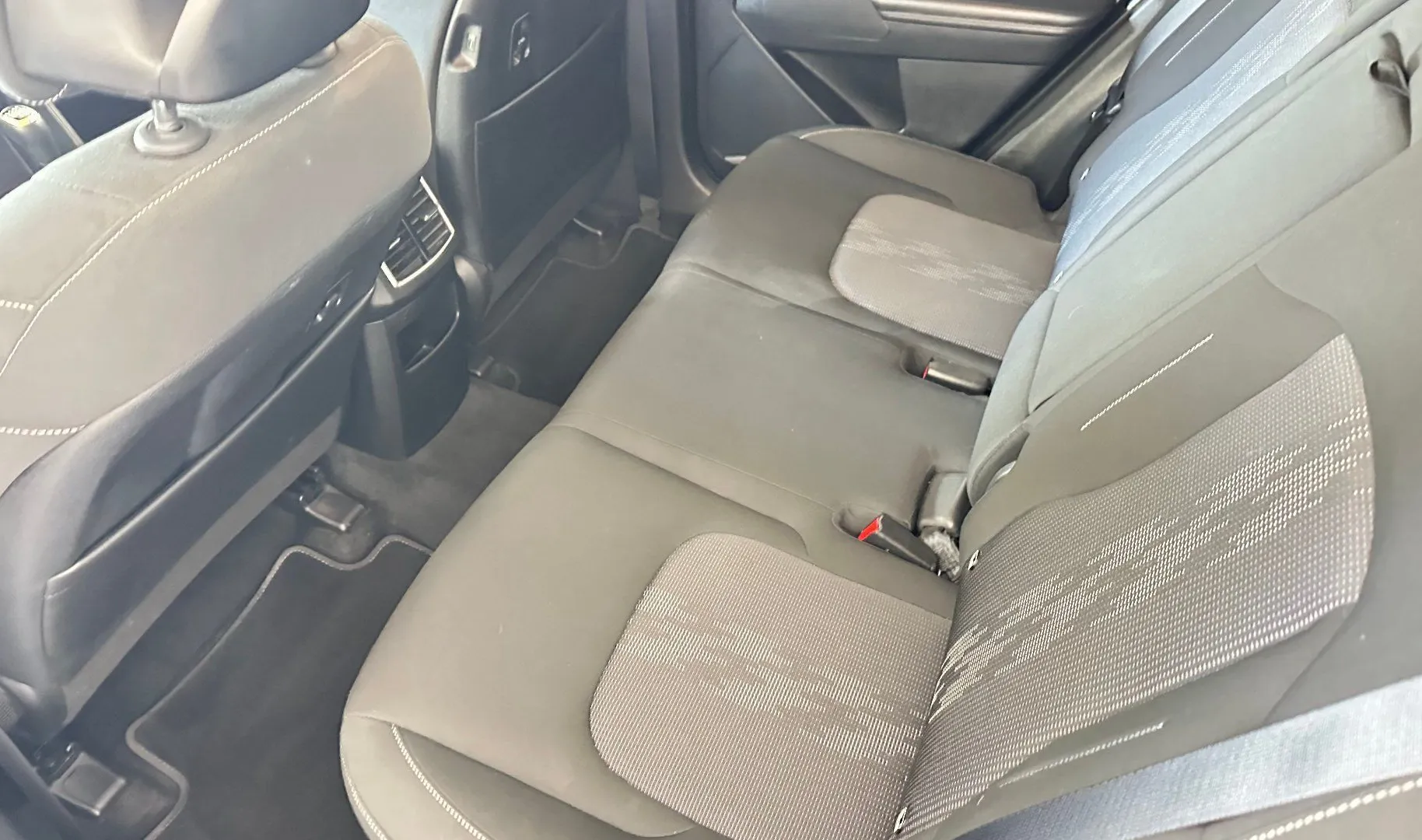 Zunanja slika - KIA Sportage - 2WD 1.6 CRDI.KAMERA.Style.navi.led.SAMO 39.978 KM - 10