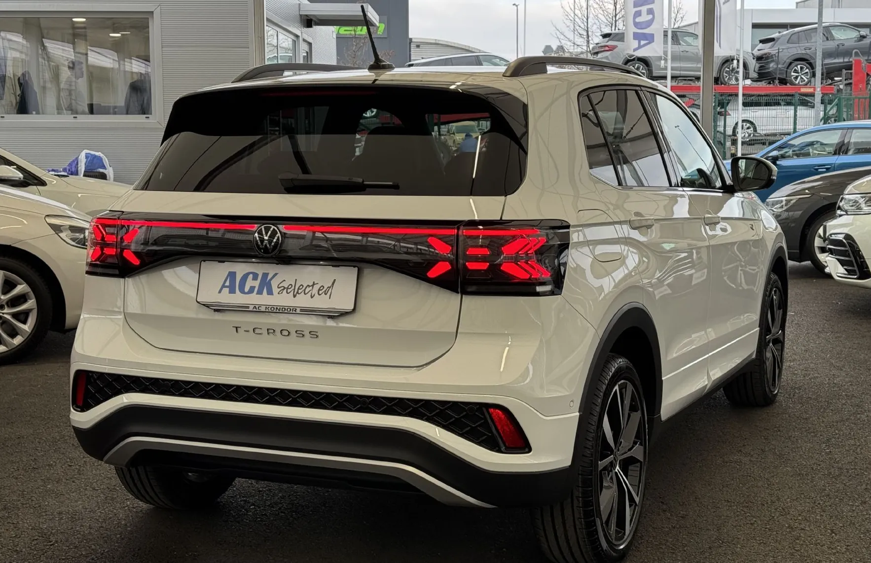 Zunanja slika - Volkswagen T-Cross - 1.0 TSI DSG 4JOY SLO 1.Lastnik - 5