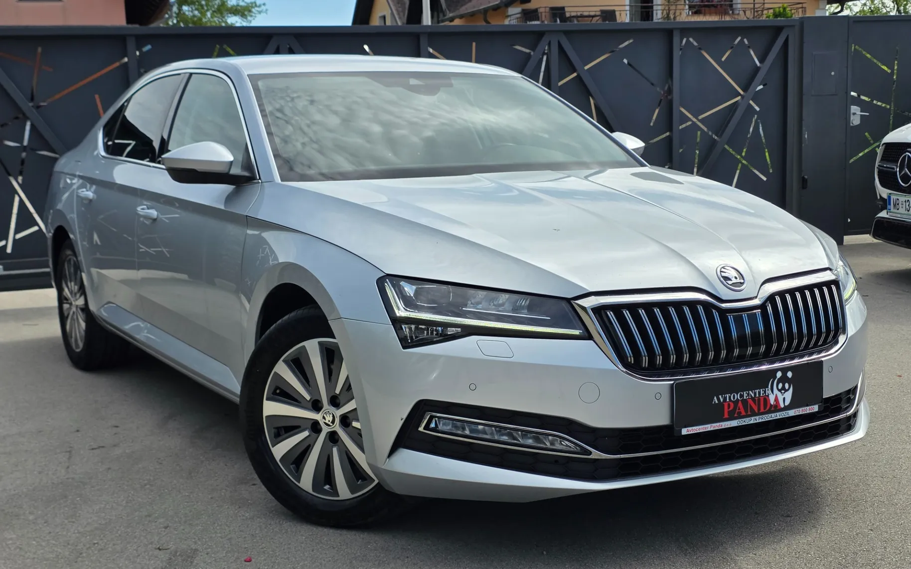 Zunanja slika - Škoda Superb - 2,0 TDI Style DSG - 6