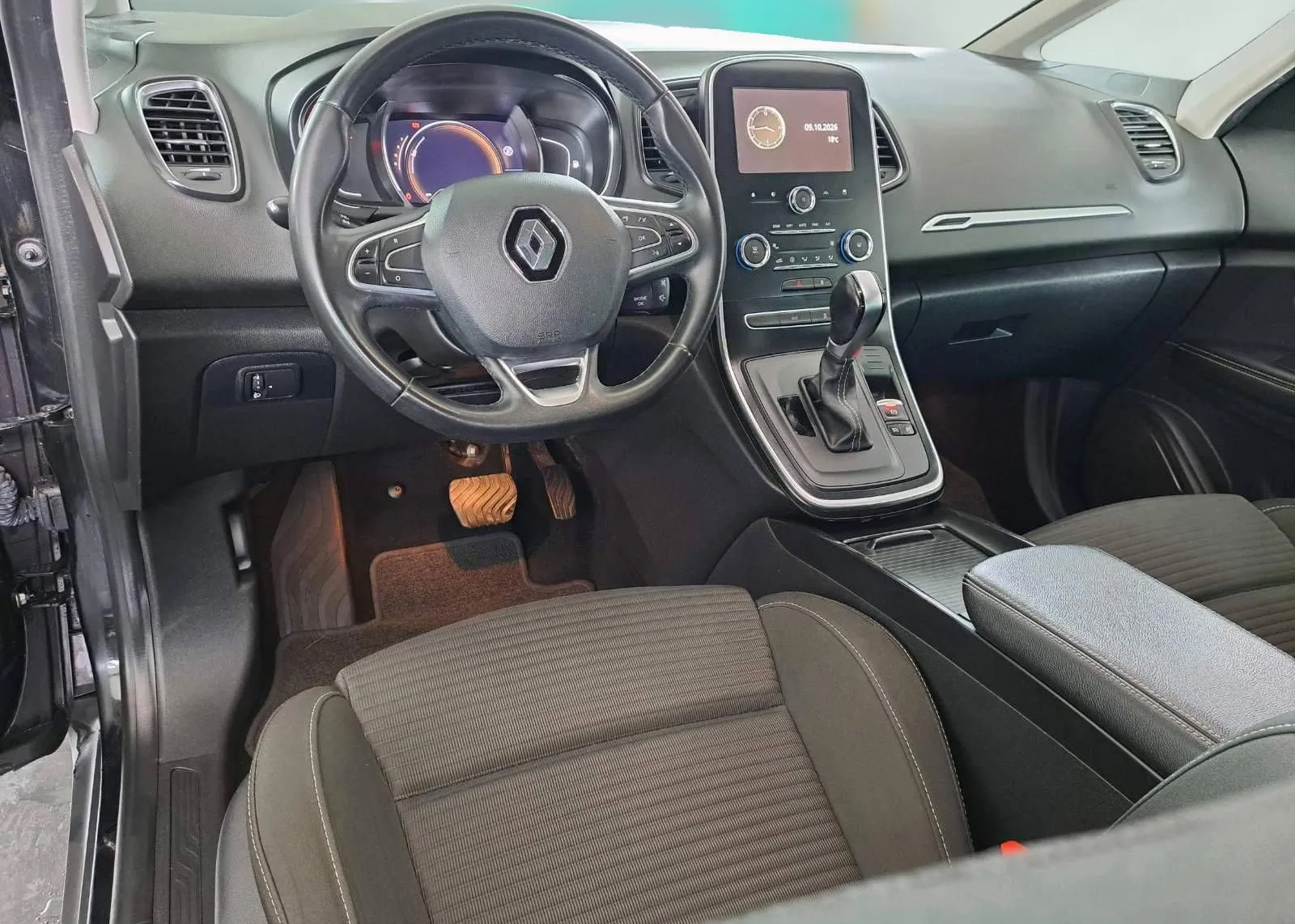 Notranja slika - Renault Scenic - TCe 140-FUL LED-1 LASTNIK-M 2023-GARANCIJA-KAMERA. - 7