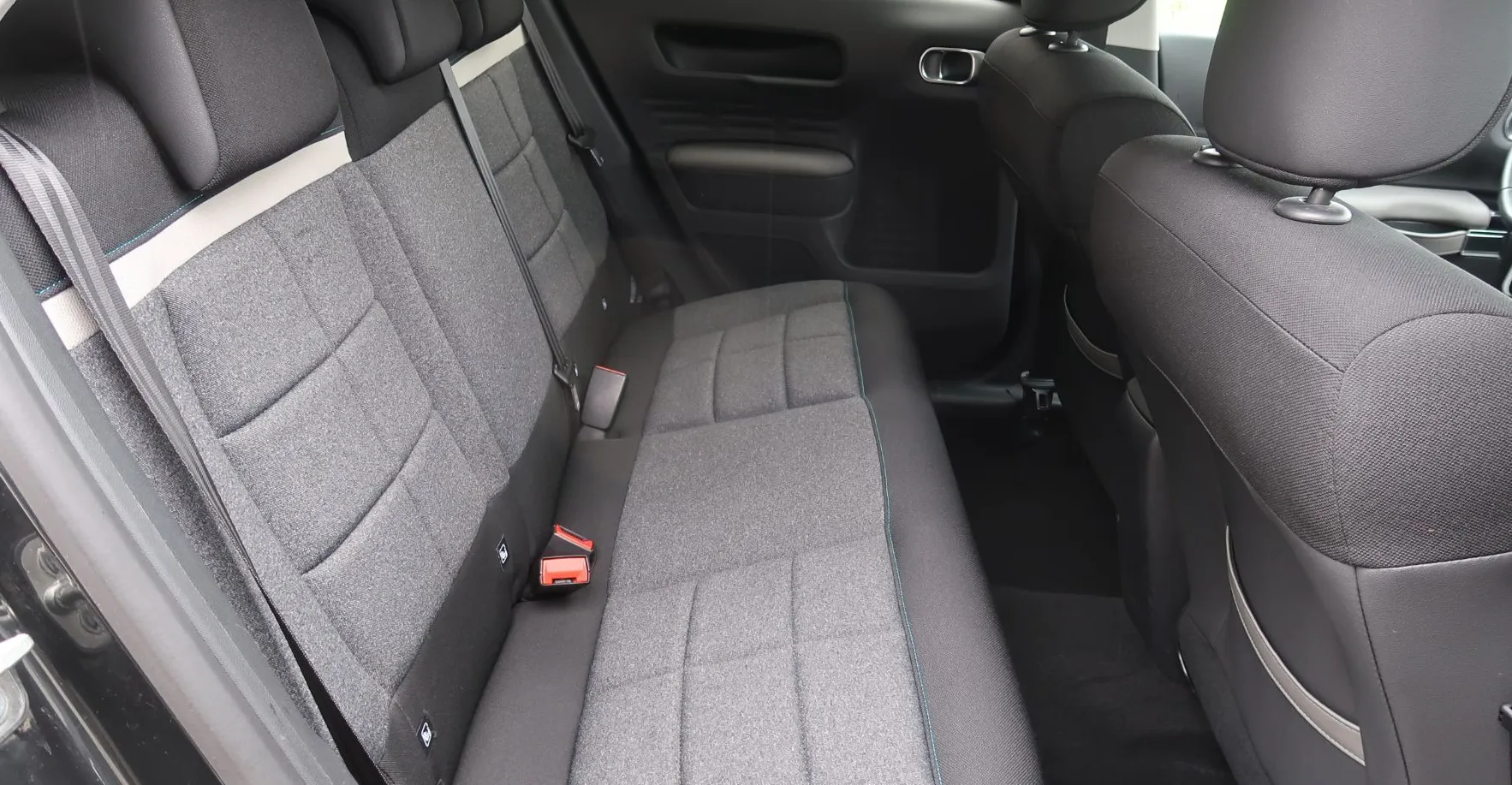 Zunanja slika - Citroën C4 Cactus - Shine PureTech 110 S S EAT6-KAMERA-NAVI-ALU-PDC - 14