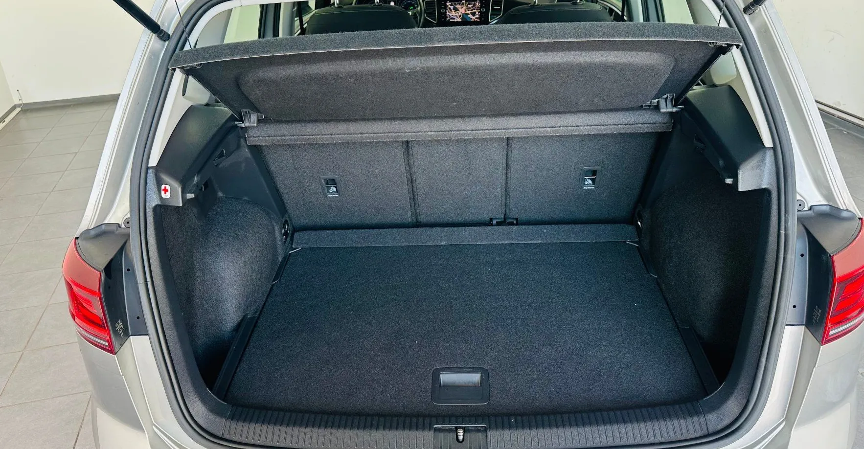 Zunanja slika - Volkswagen Golf - Sportsvan 2.0 TDI Highline DSG.LUKSENBURG.KAMERA.LED.110 KW - 3