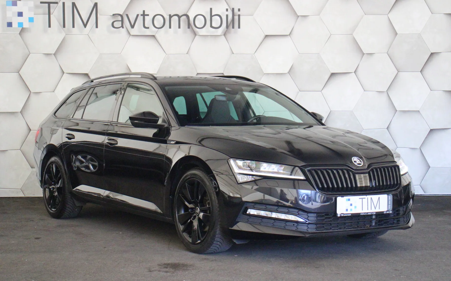 Zunanja slika - Škoda Superb - 2.0 TDI DSG Sportline 150KM - 2