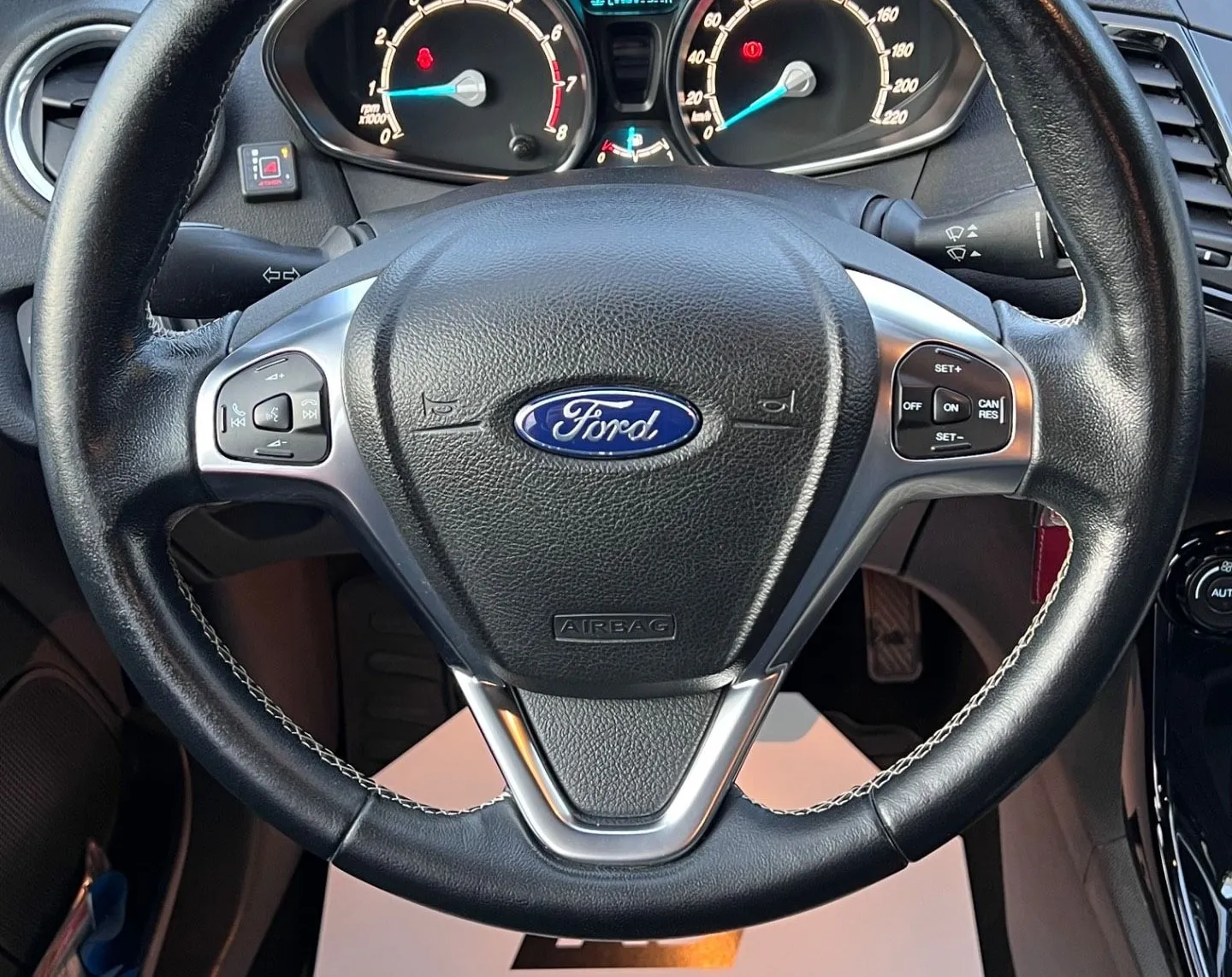 Notranja slika - Ford Fiesta - 1.25l+LED+ALU+TITANIUM+TEMP - 11