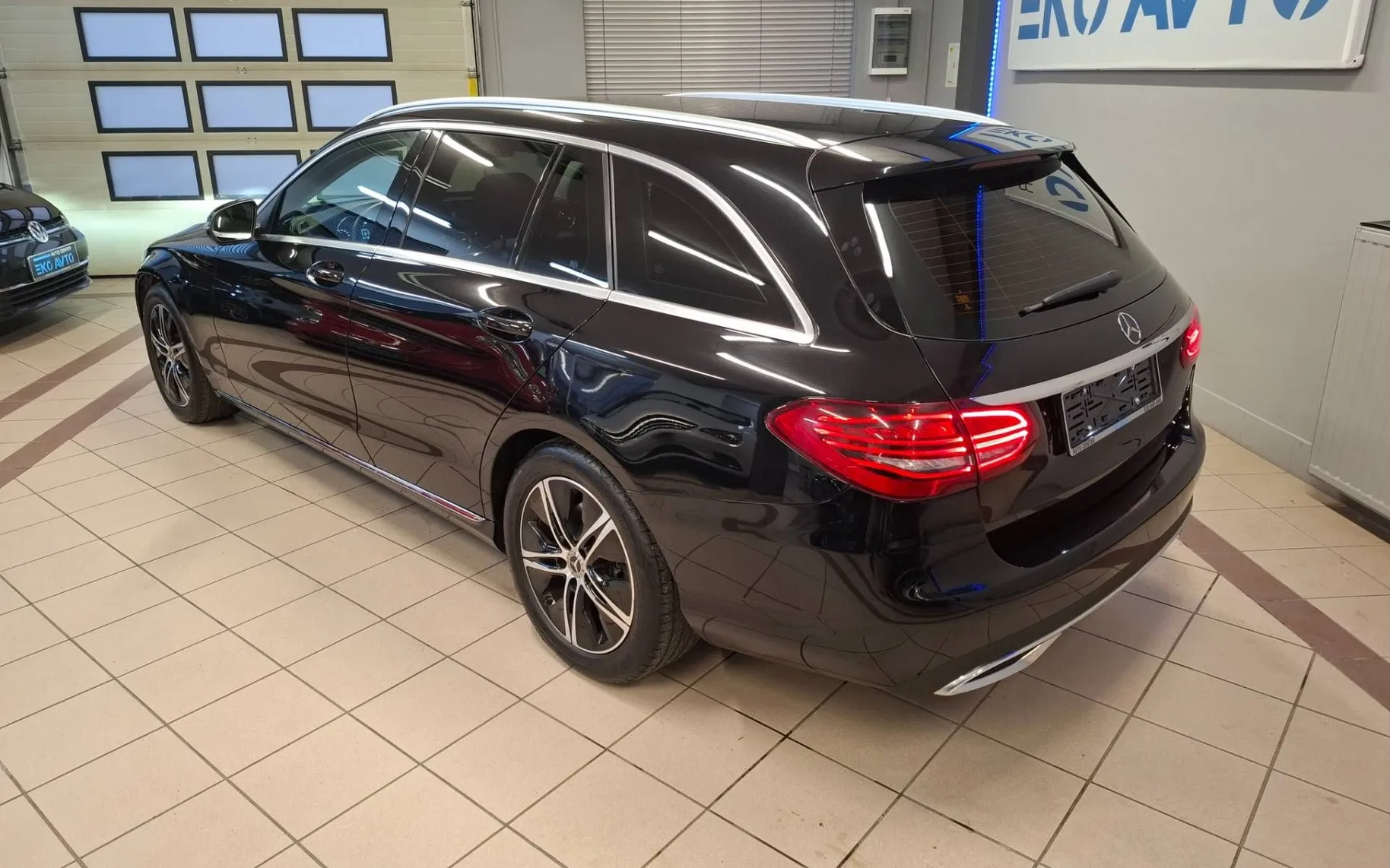 Zunanja slika - Mercedes-Benz C-Razred - C FUL LED-NAVI-KAMERA-ALU 18-ACC-ASIST-KOT NOV - 4