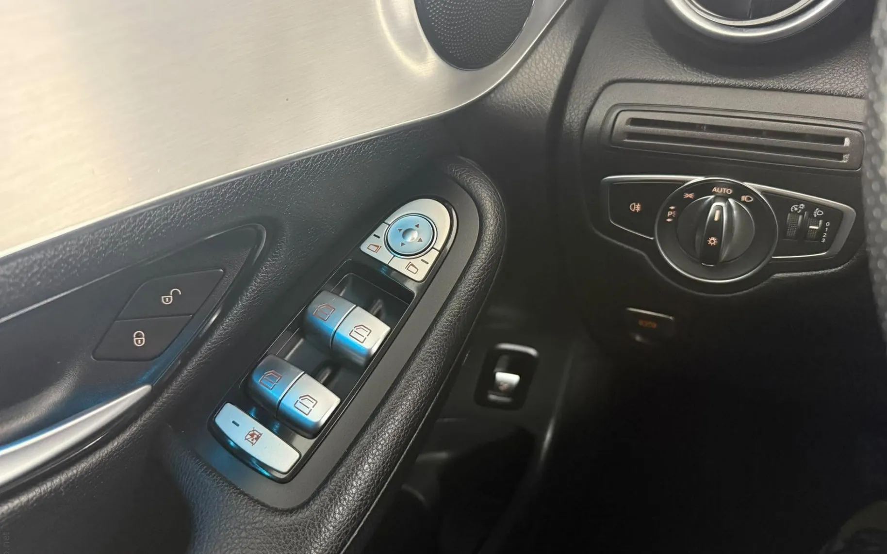 Zunanja slika - Mercedes-Benz GLC-Razred - GLC 220 D 4 MATIC AUT.NAVI.TEMP.EL.SED.AMB. - 11