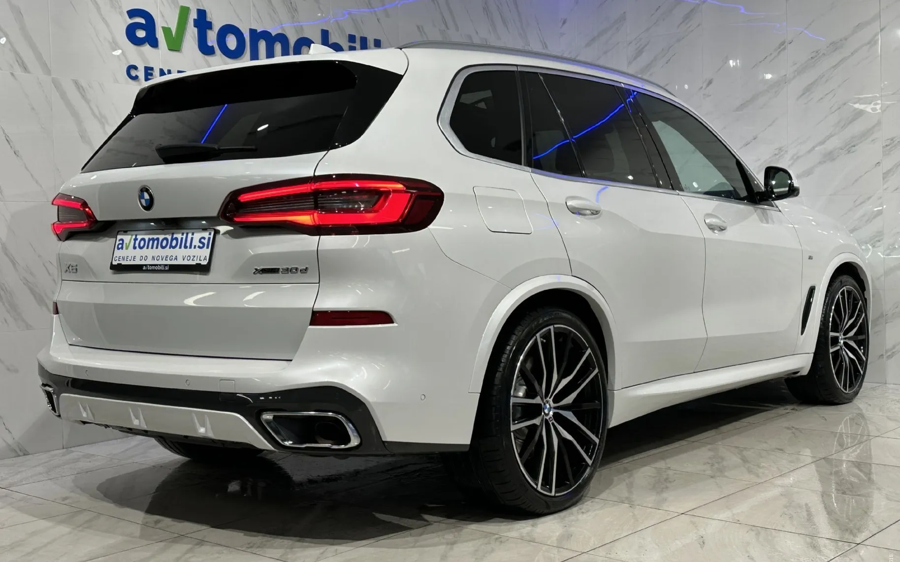 Zunanja slika - BMW serija X5: - xDrive30d|M|Laser|Zračno|SoftC|SkyL|Hlaj|Masaža| - 4