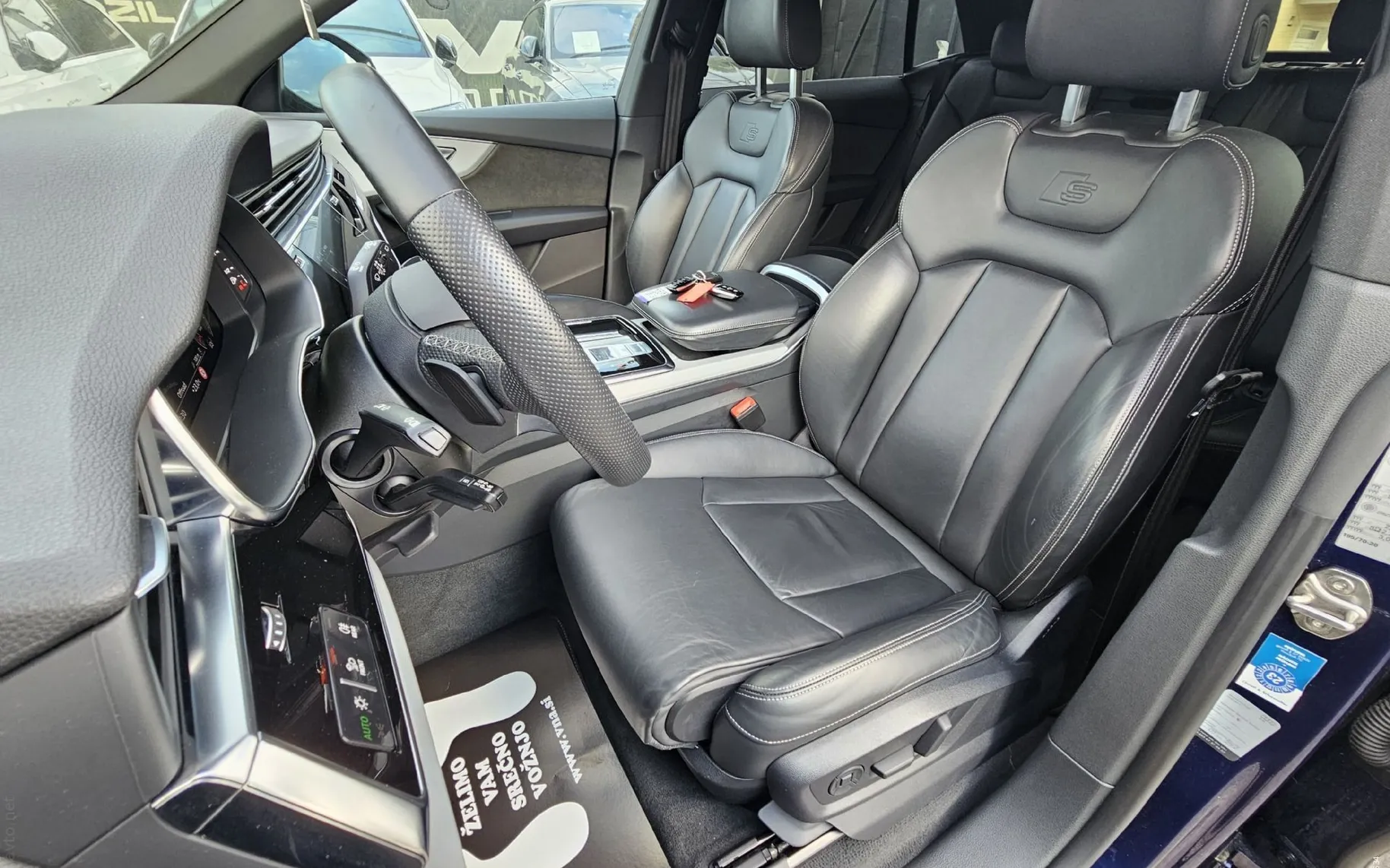 Notranja slika - Audi Q8 - 55 TFSI S-LINE |MATRIX|3D-KAM|KLJUKA|AIR-MATIC|A20 - 8