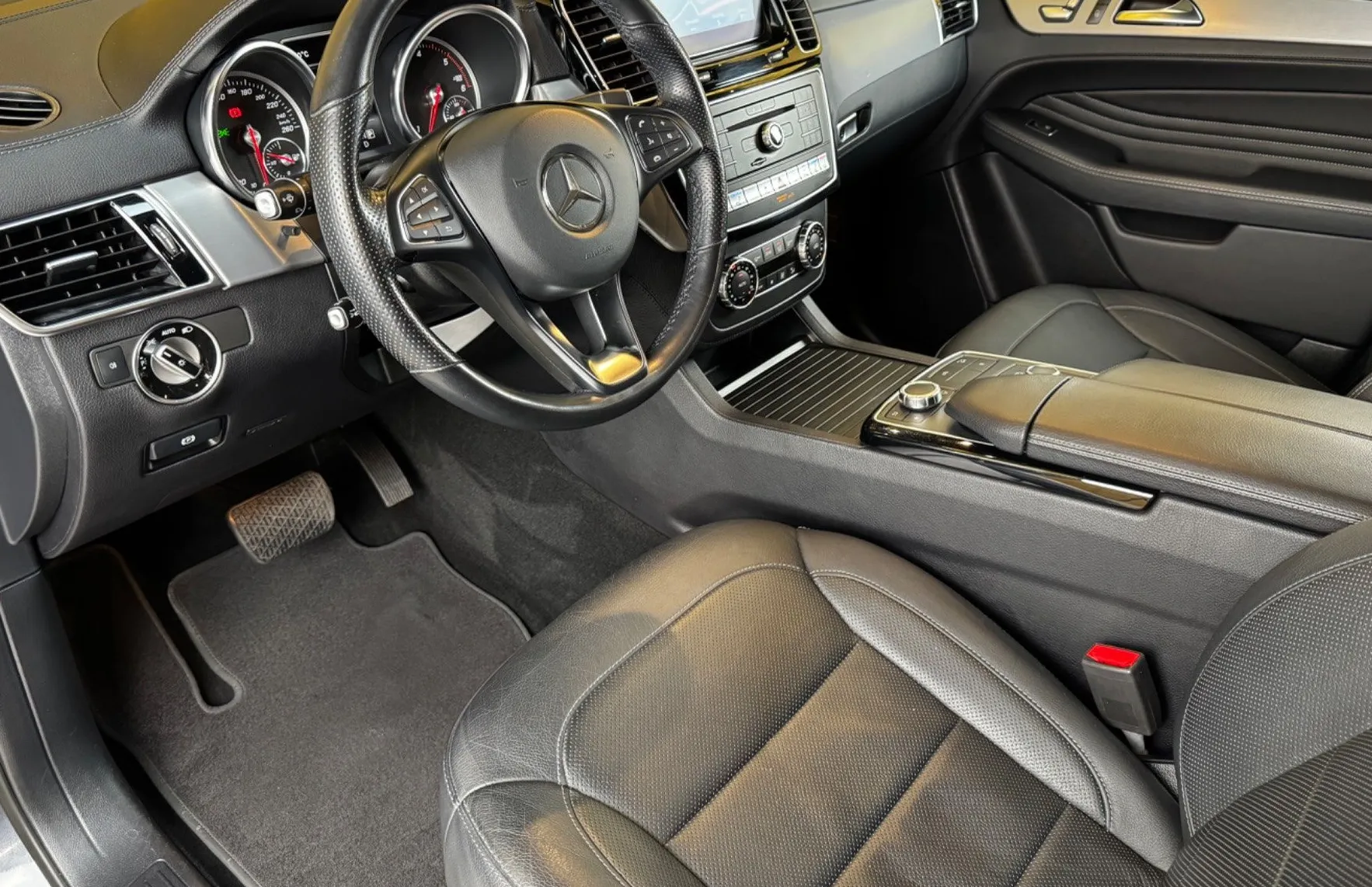 Zunanja slika - Mercedes-Benz GLE-Razred - GLE coupe AMG 350d 4MATIC-HLAJENJE-ZRACNO-360-HARMAN - 14