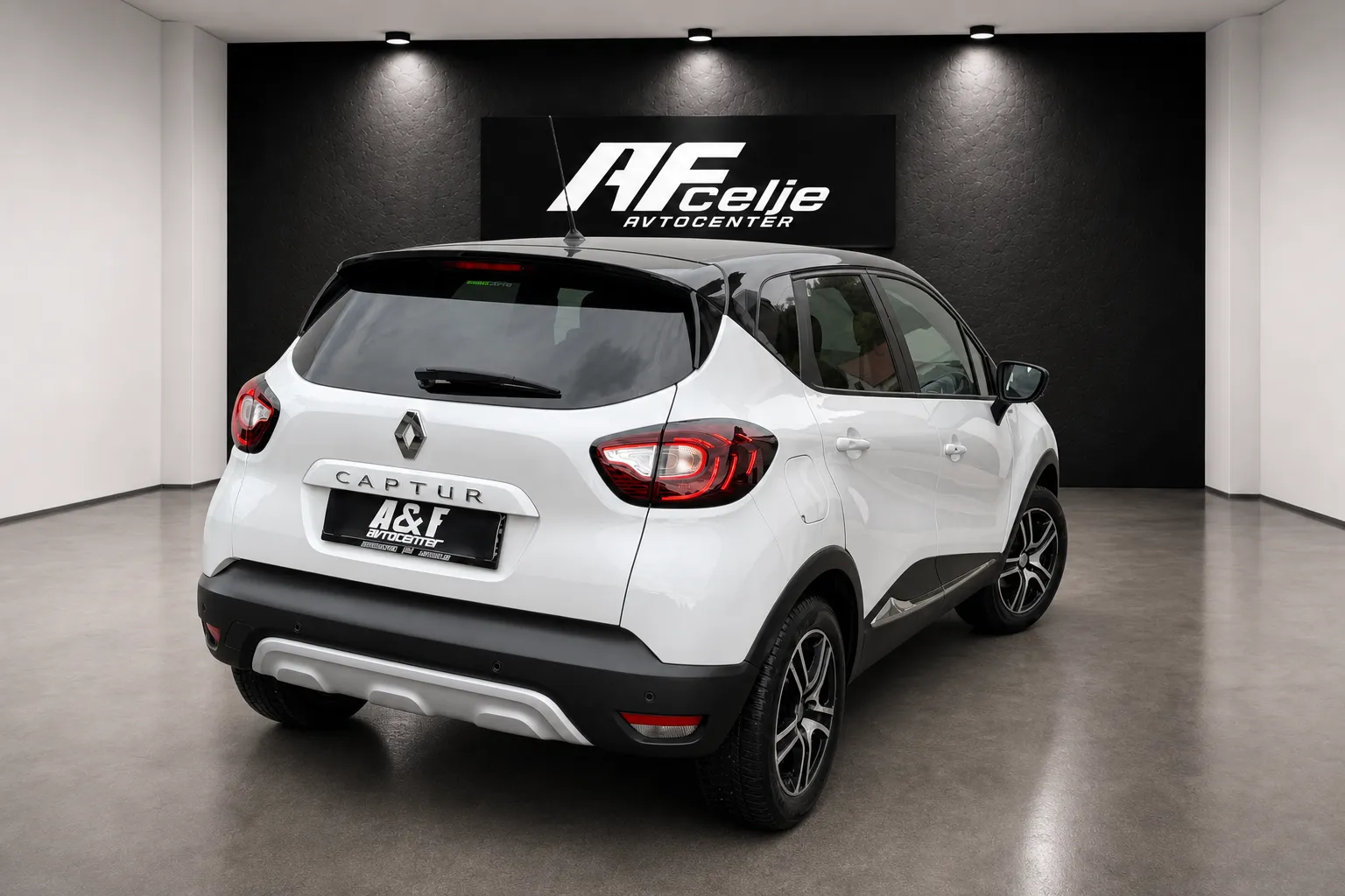 Zunanja slika - Renault Captur - TCe 90-LIMITED-34.000km-LED-NAVI-TEMPOMAT-PDC- - 5