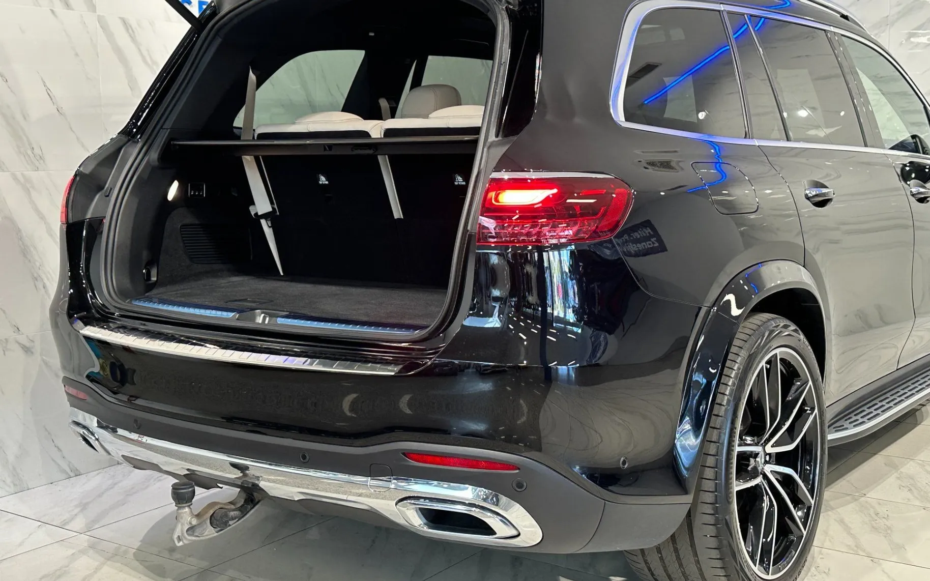 Notranja slika - Mercedes-Benz GLS-Razred - 450d|4M|AMG|Pano|Zračno|HUD|ACC|Kljuka|Webasto|3.. - 7