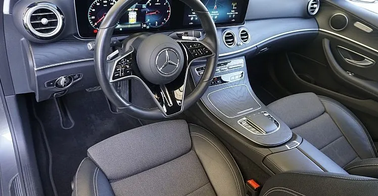 Zunanja slika - Mercedes-Benz E-Razred - E 220 d T Avangarde+ LED+NAVI+18 COL ALU +PRIKLOP+ - 9