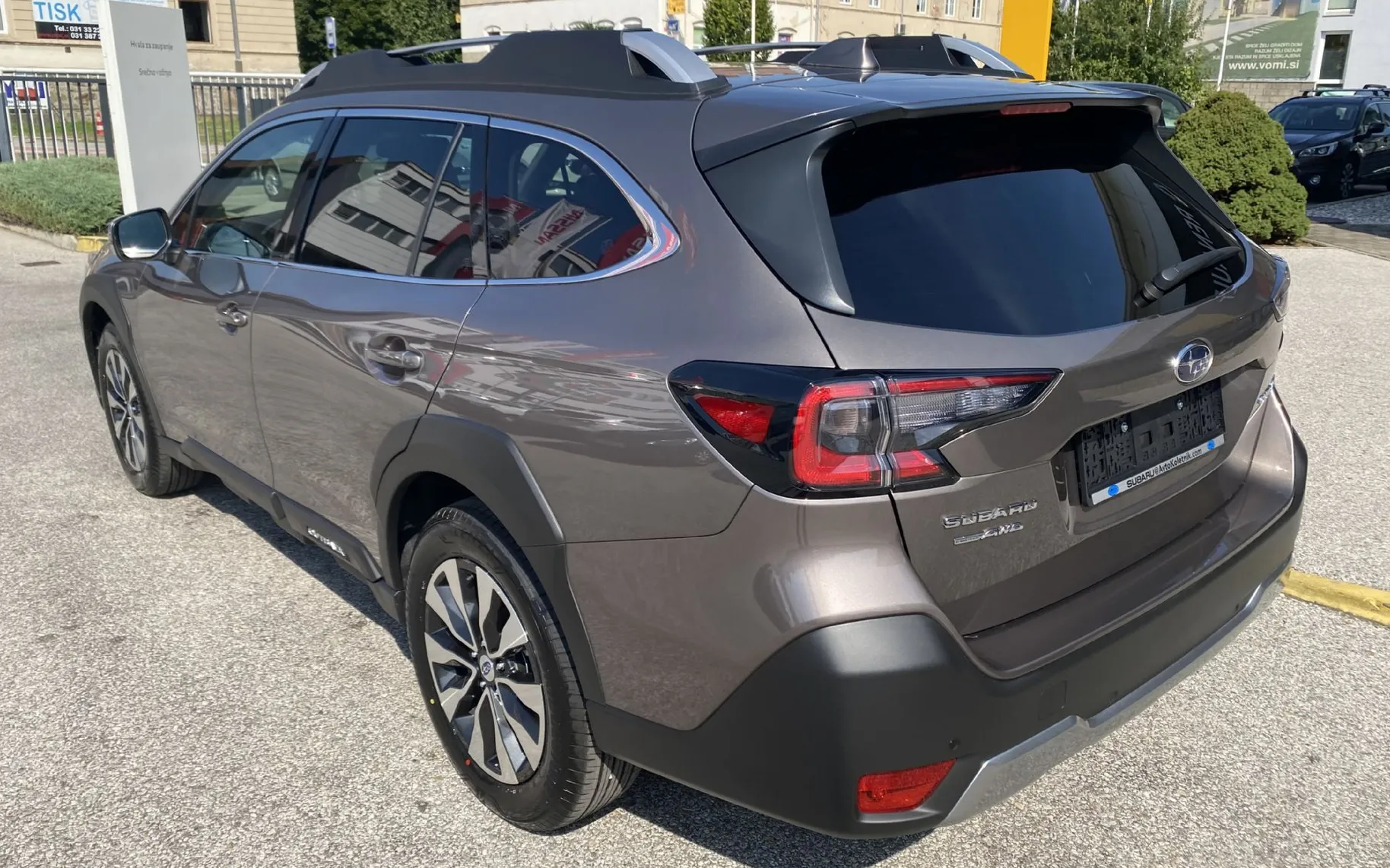 Zunanja slika - Subaru Outback - 2.5i Premium CVT 4WD - 12