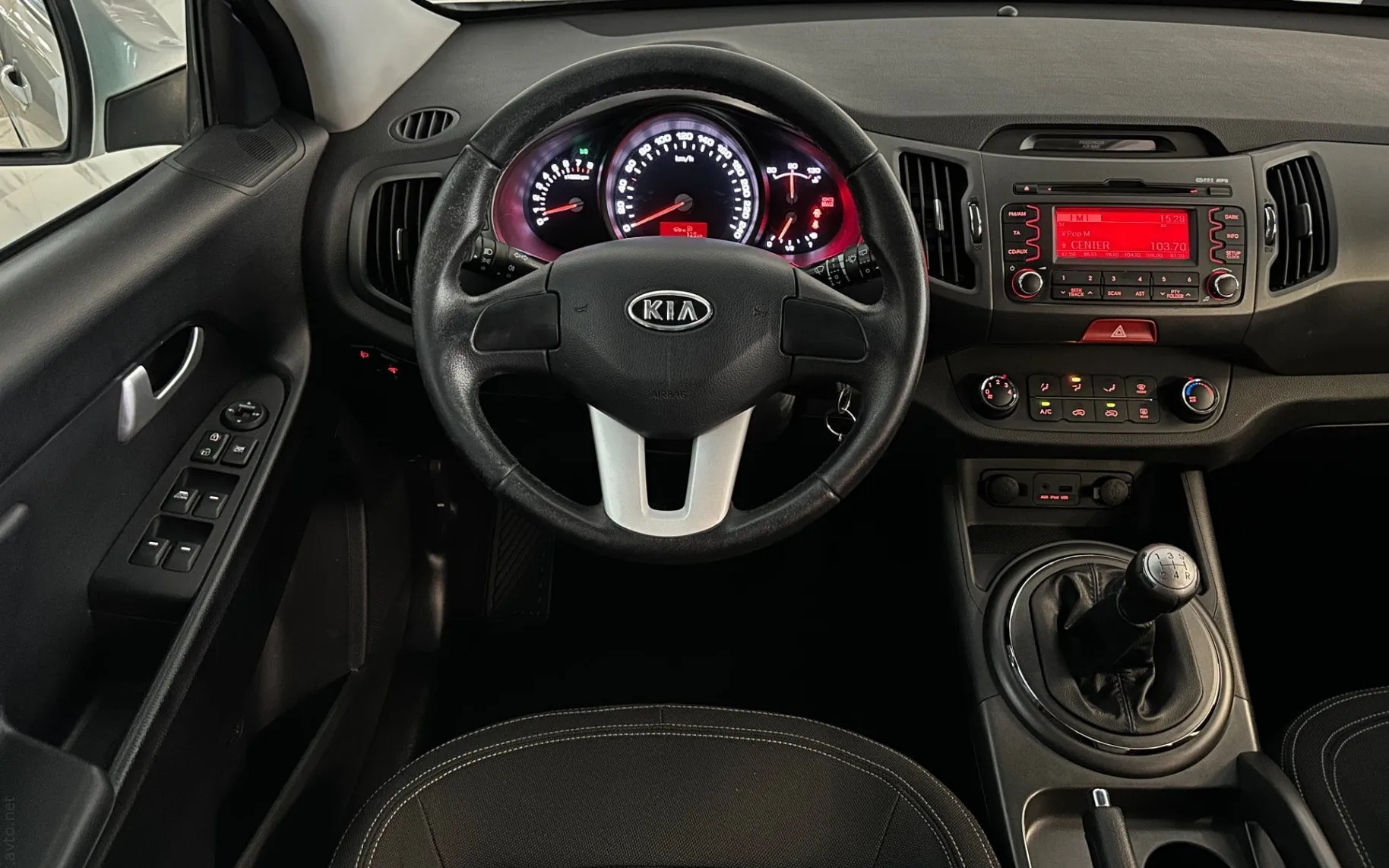 Notranja slika - KIA Sportage - 2.0 Active - Slovensko vozilo... - 9