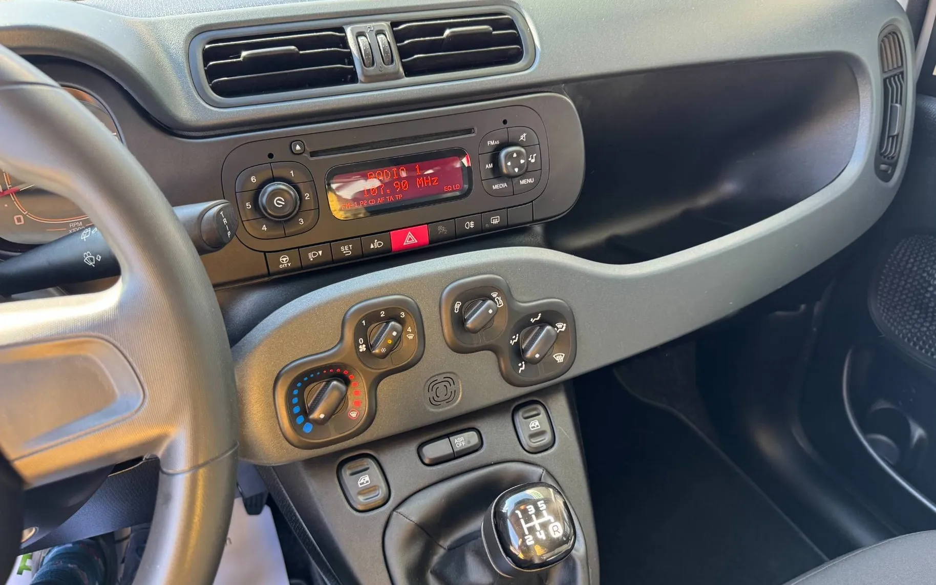 Zunanja slika - Fiat Panda - 1.2 8v°EASY°1.LASTNICA°KLIMA°CITY°EL.POMIK ST.° - 11