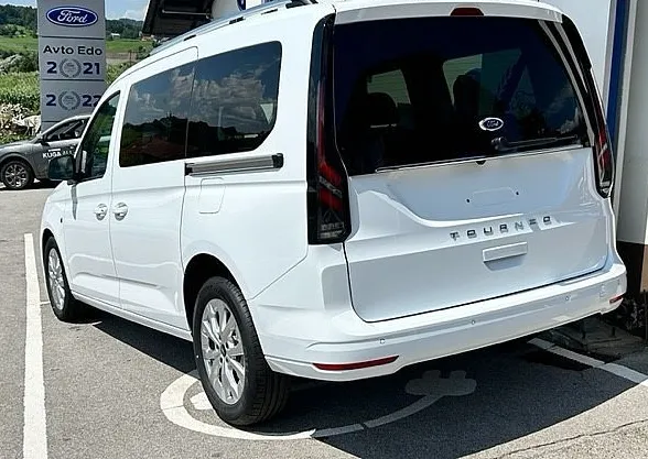 Zunanja slika - Ford Tourneo Connect - 2.0 TDCi EcoBlue 122KM A7 TITANIUM L2 - NA ZALOGI - 1