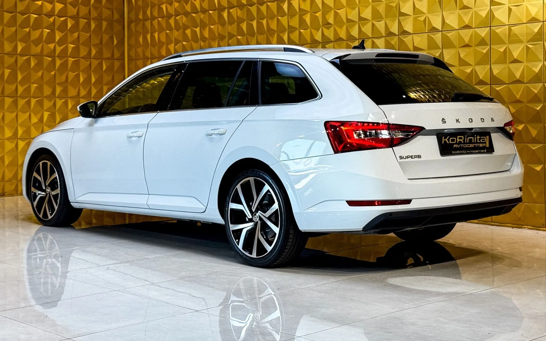 Notranja slika - Škoda Superb - 2.0 TDI AUT. FACELIFT-KAMERA-NAVI-RADAR TEMP - 7