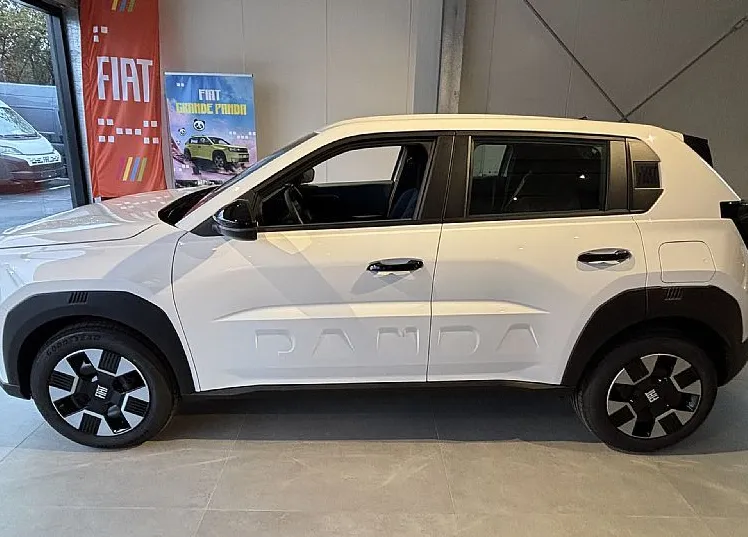 Zunanja slika - Fiat Grande Panda - 1.2 T-Gen3 110 AT6 ICON - 2