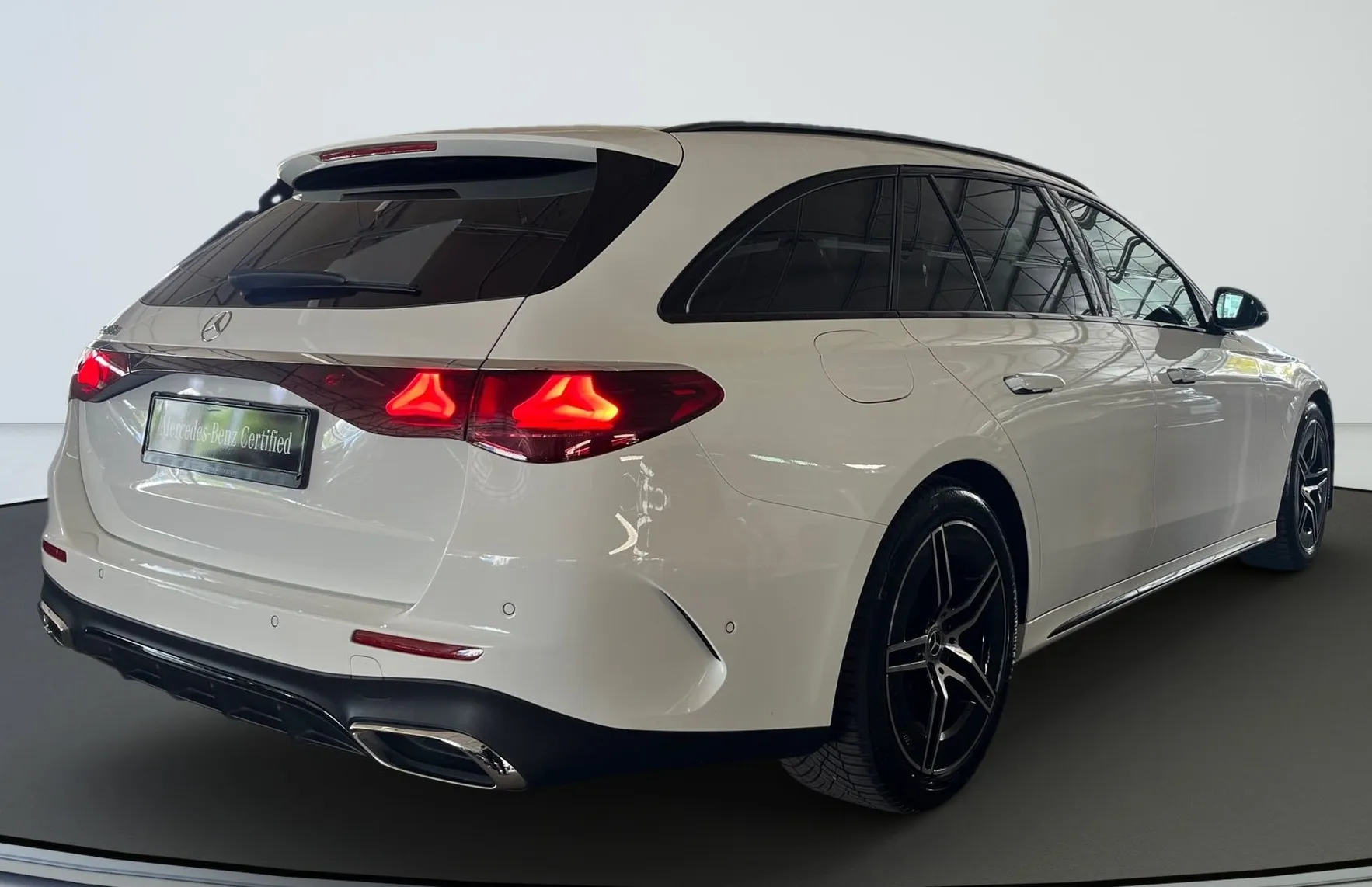 Zunanja slika - Mercedes-Benz E-Razred - E 220 d T AMG Line Avt. - 3