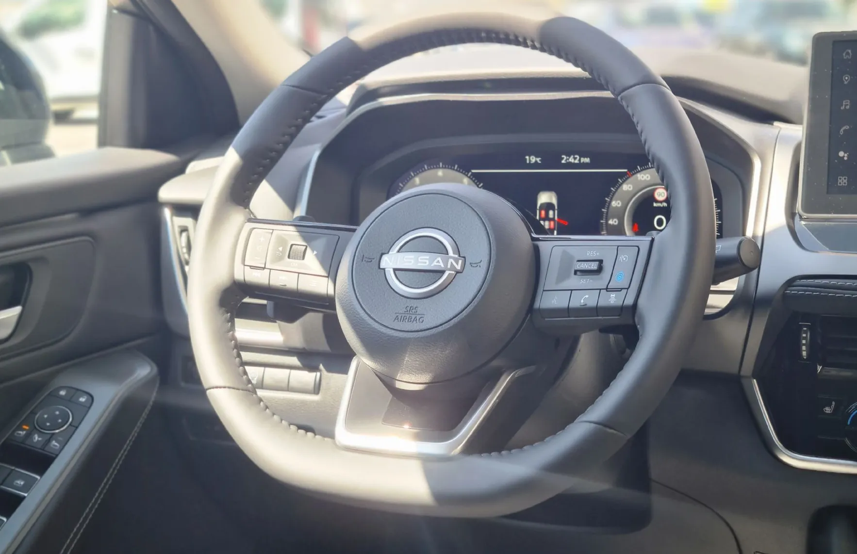 Zunanja slika - Nissan Qashqai - 1.3 DIG-T M.Hyb.158 2WD X-Tr. N-CONNECTA - 14