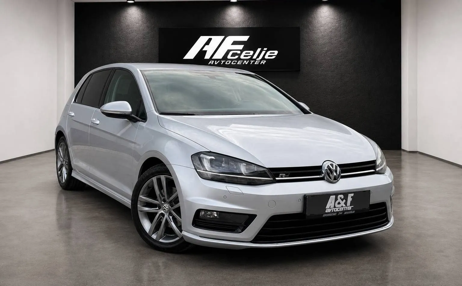 Zunanja slika - Volkswagen Golf - 1.6 TDI-R LINE-XENON+LED-LIZING ZA TUJCE-TEMPOMA - 3