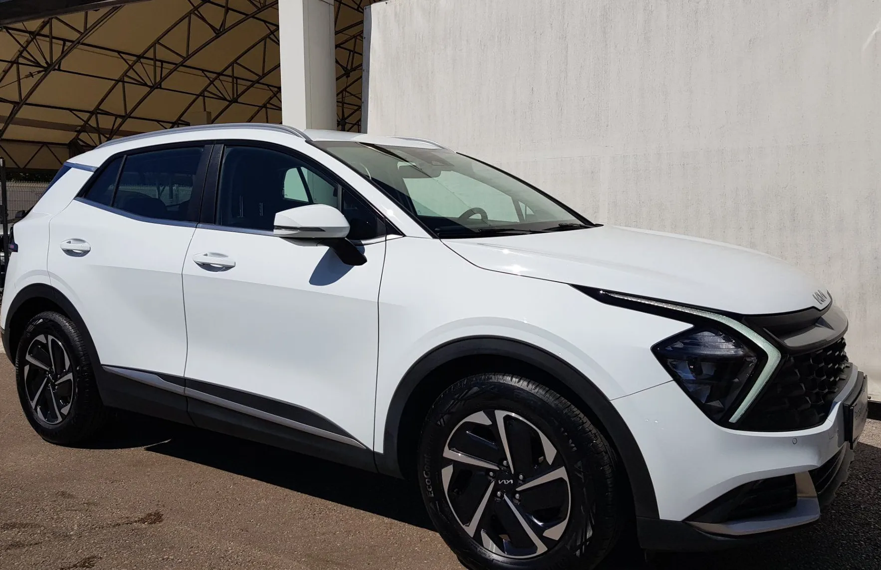 Zunanja slika - KIA Sportage - 1.6 CRDI MHEV EX Style DCT-F1-KAMERA-NAVI-1.LAST - 3