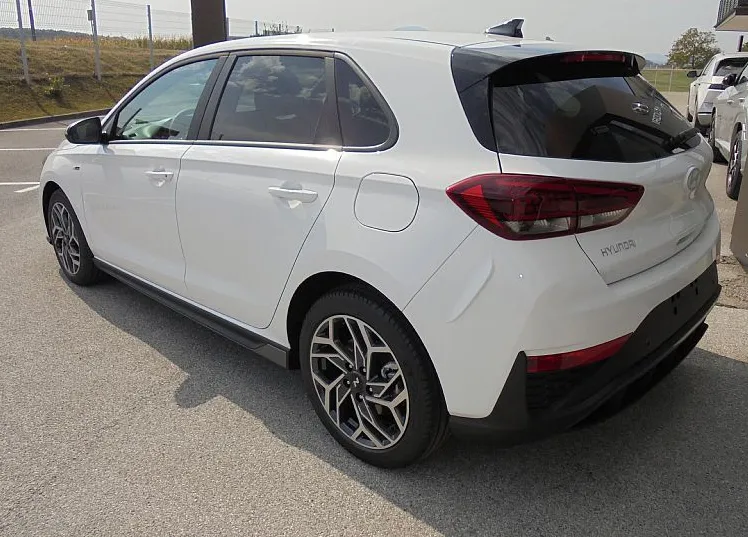Zunanja slika - Hyundai i30 - 1.5 MPI 96 PREMIUM°N-LINE°WINTER°RG°° - 4