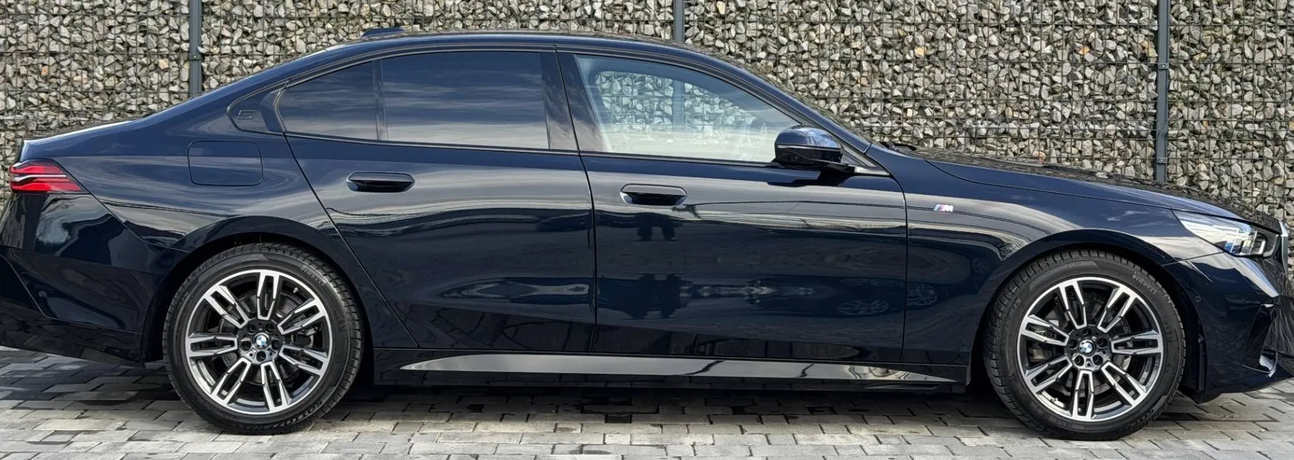 Zunanja slika - BMW Serija 5 - : 520d M-PAKET | ICONIC GLOW | HUD | 360° | KLJUKA | - 8