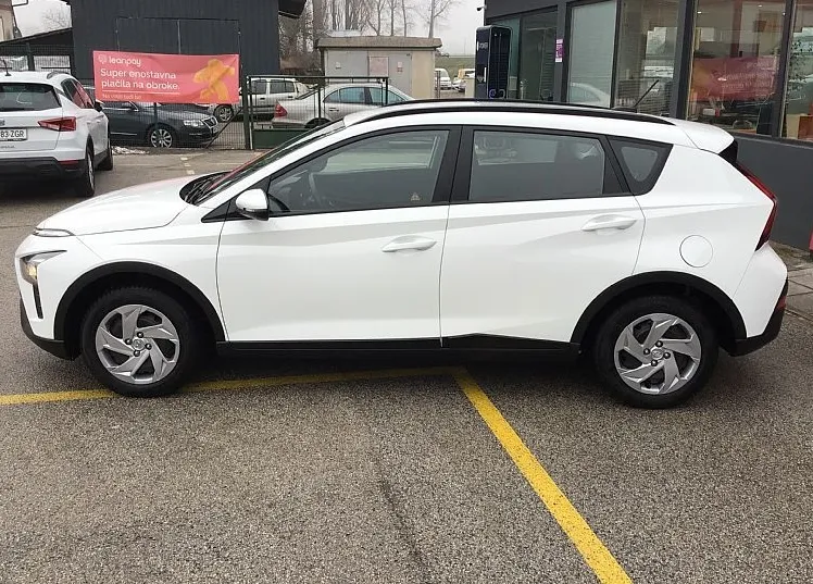 Zunanja slika - Hyundai Bayon - 1.2 MPI LIFE - samo 29.100 km - 2