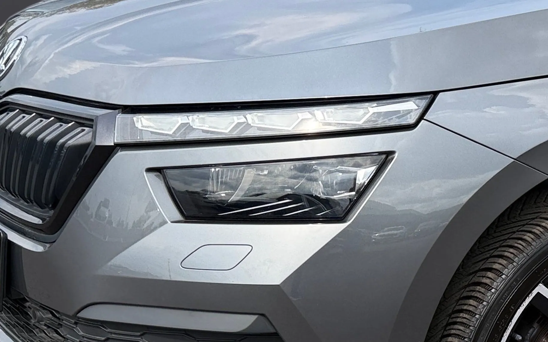 Zunanja slika - Škoda Kamiq - 1.0 TSI Monte Carlo-Panorama-Gretje sedežev-AppCon - 5