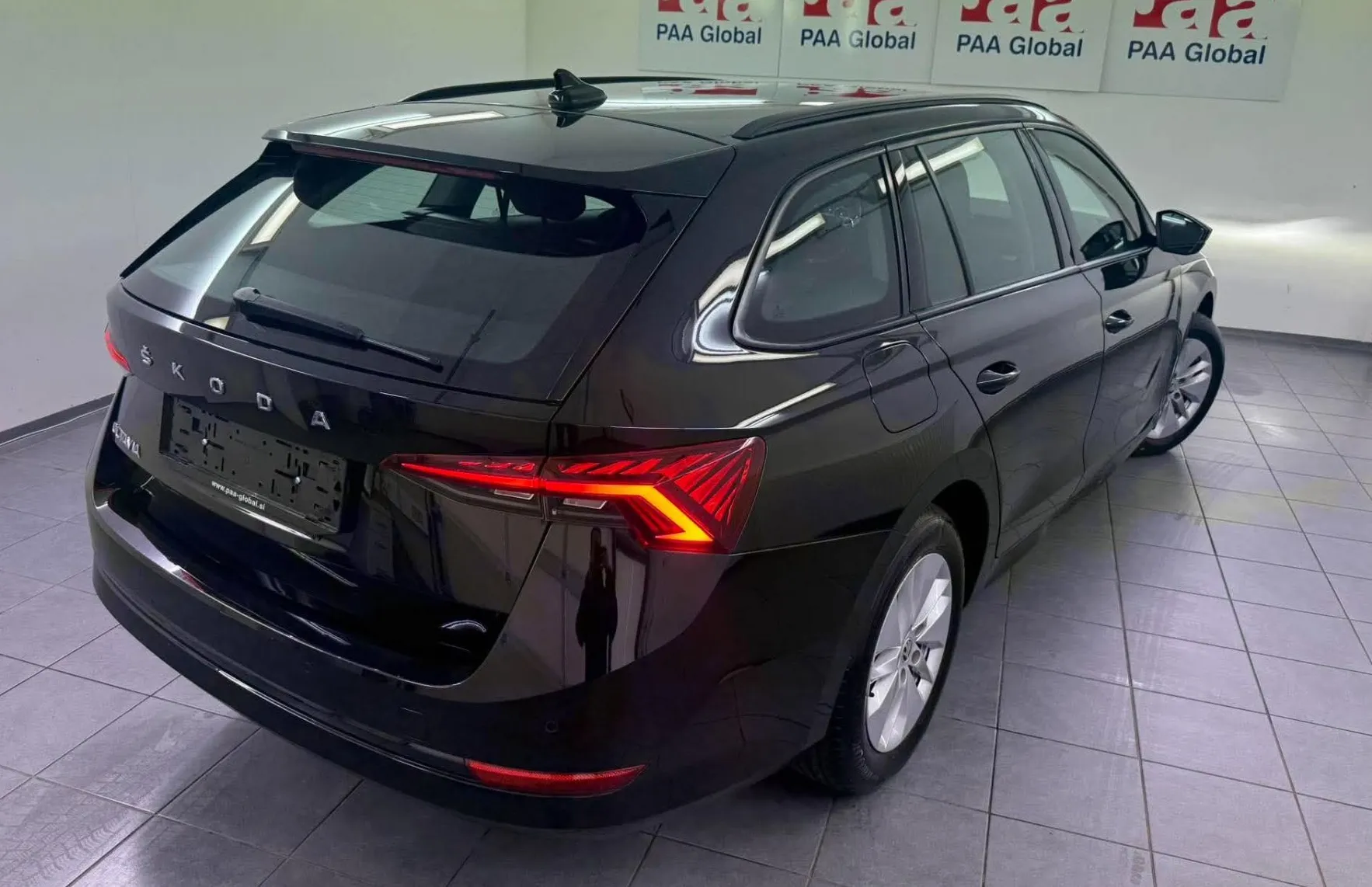 Zunanja slika - Škoda Octavia - Combi 2.0 TDI. DSG.2024 SAMO 89.000 KM - 5