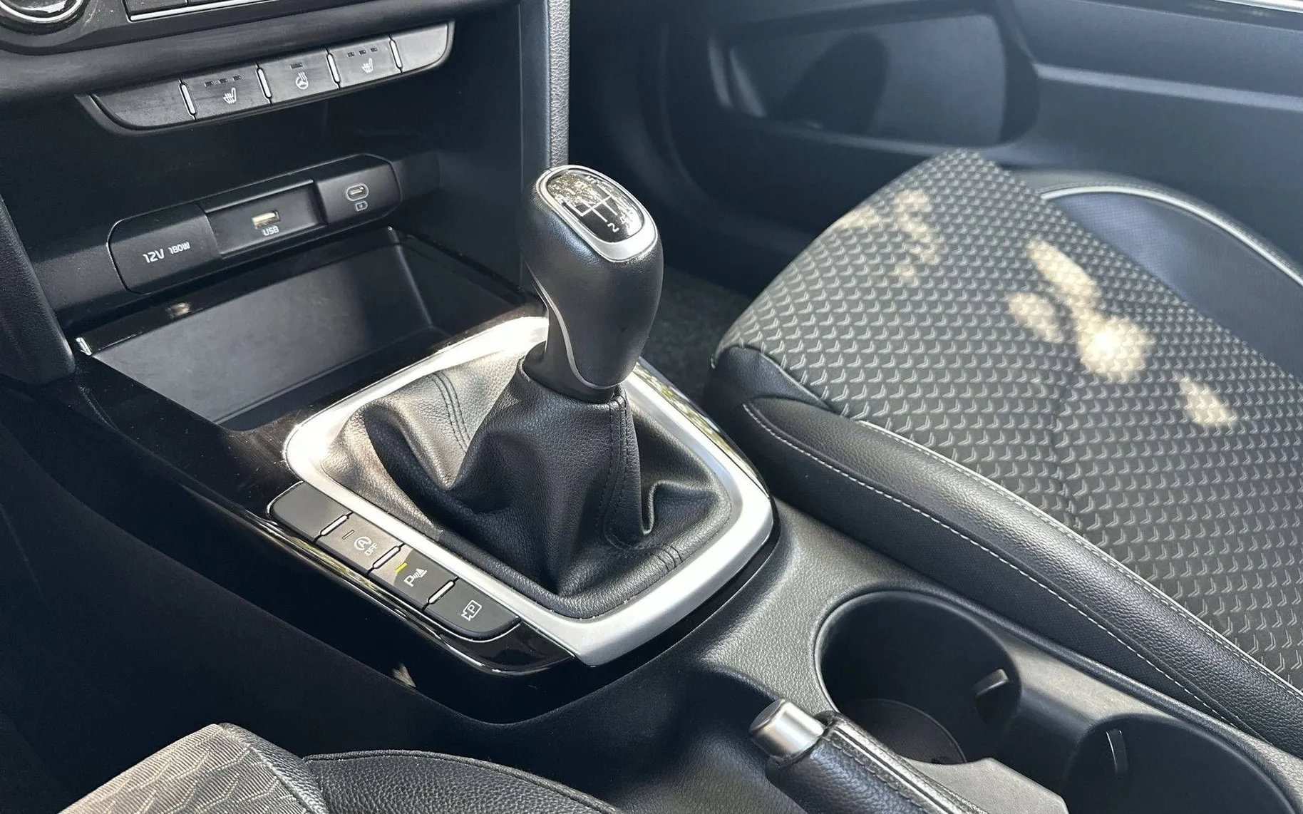 Notranja slika - KIA XCeed - 1.5 T-GDI EX WAY - 20