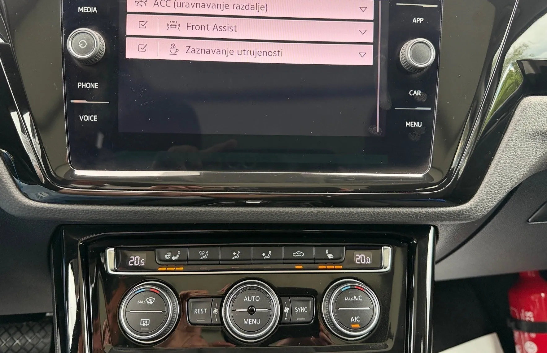 Zunanja slika - VW Touran - 2.0 TDI BMT Highline DSG-7sedežev-Panorama-Masaža - 15