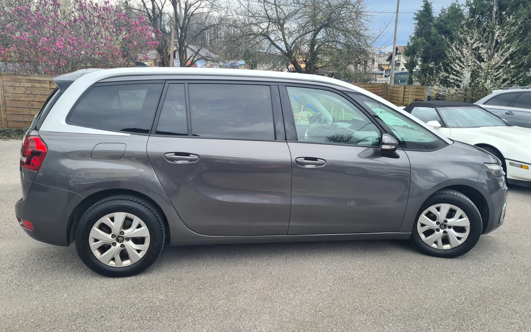 Zunanja slika - Citroën C4 - Grand Spacetourer - 9