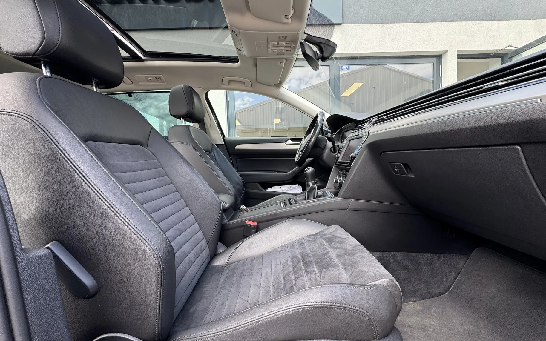Zunanja slika - Volkswagen Passat Variant - 2.0 TDI BMT HIGHLINE 150KM PANORAMA VL.KLJUKA ACC - 12