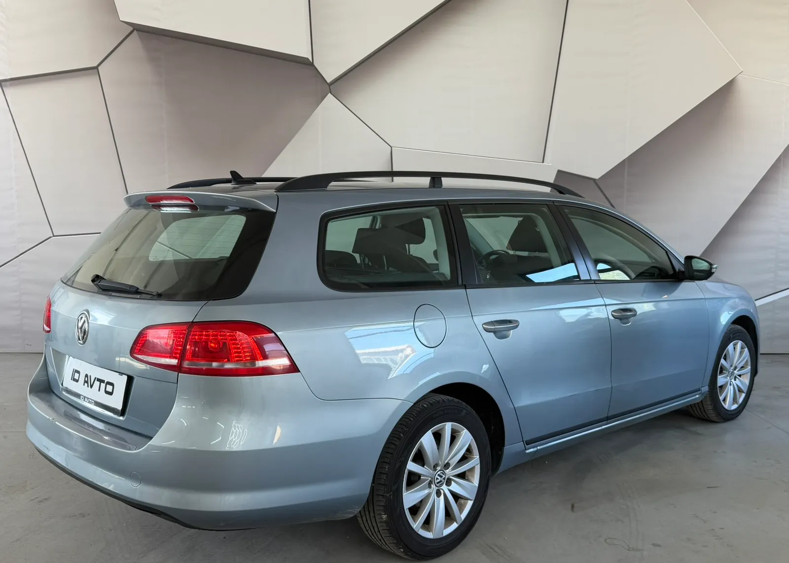 Zunanja slika - VW Passat - Variant 2,0 TDI BMT R-Line DSG - 4