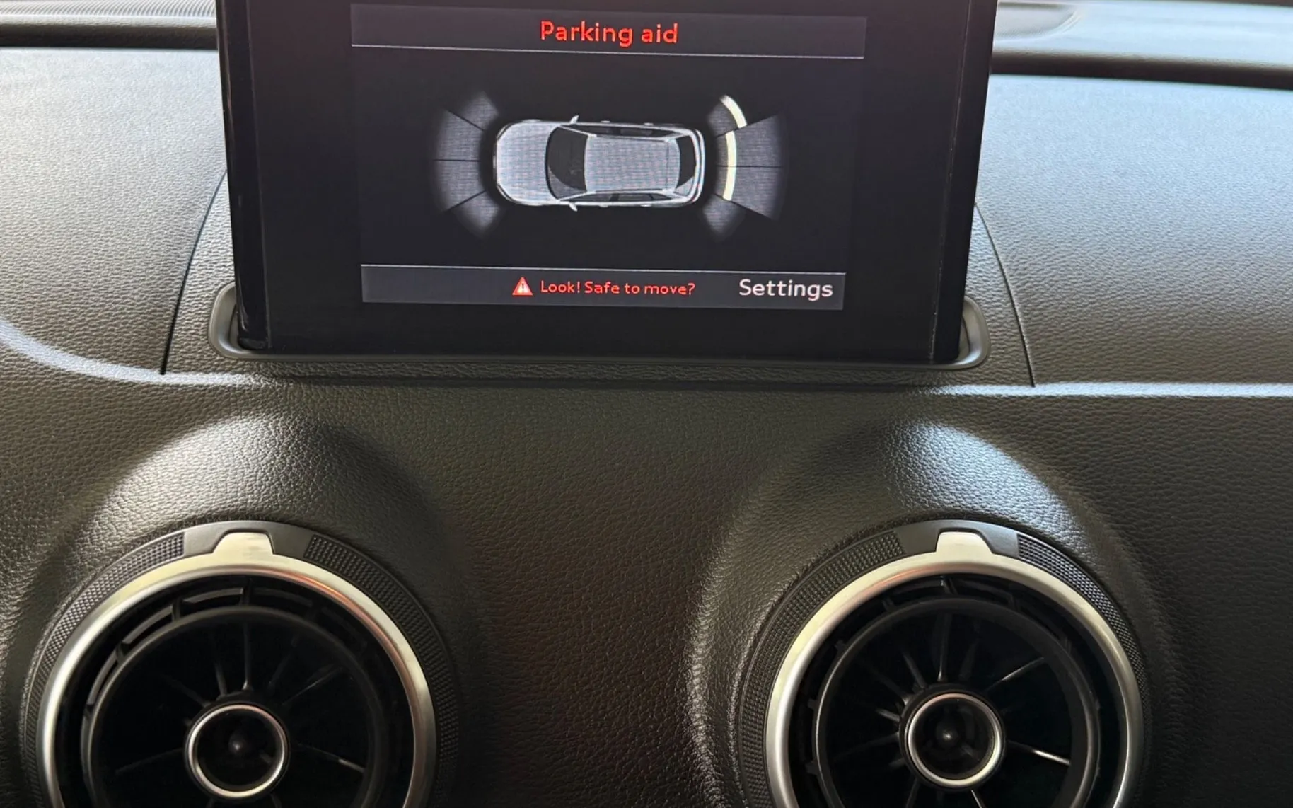 Notranja slika - Audi A3 - 1.6 TDI-XENON+LED-NAVI-LIZING ZA TUJCE-TEMPOMAT- - 12