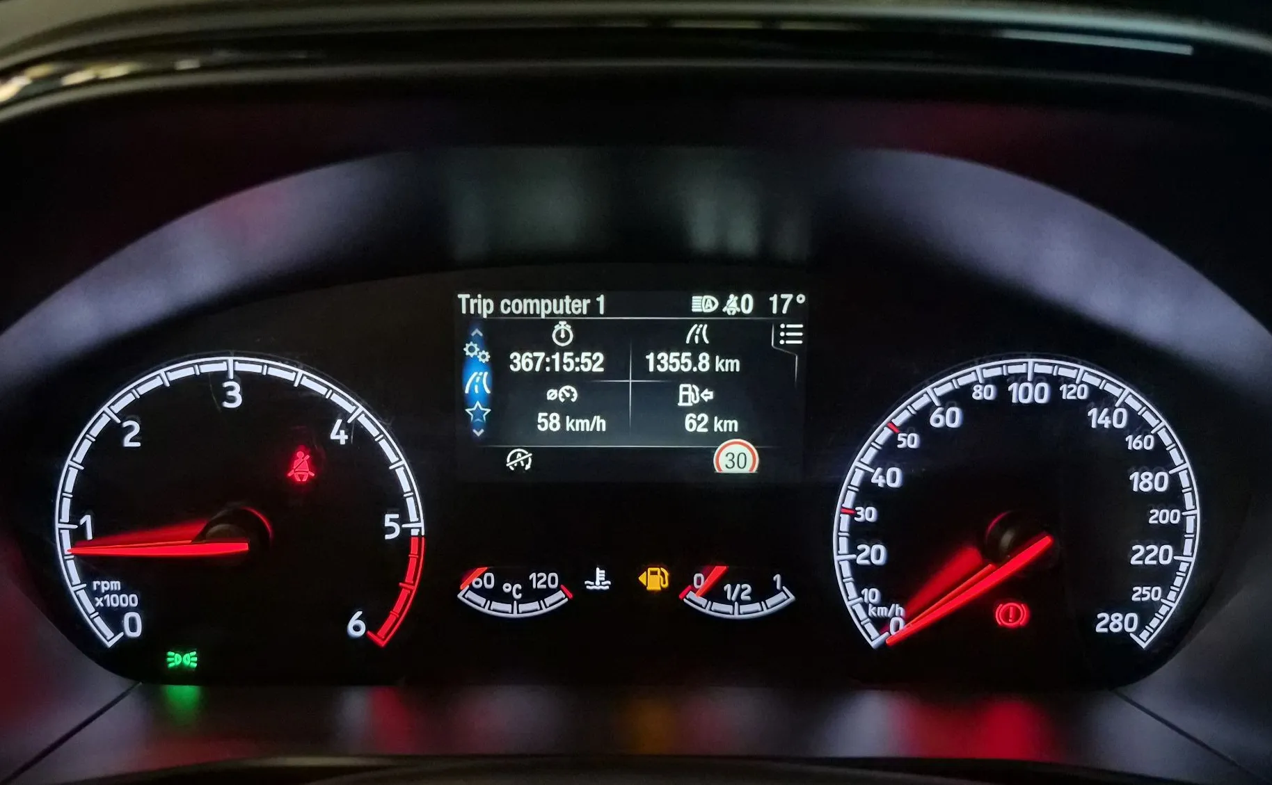 Zunanja slika - Ford Focus - 2.0TDCi ST NAVI PANO RECARO KAM LED - 9