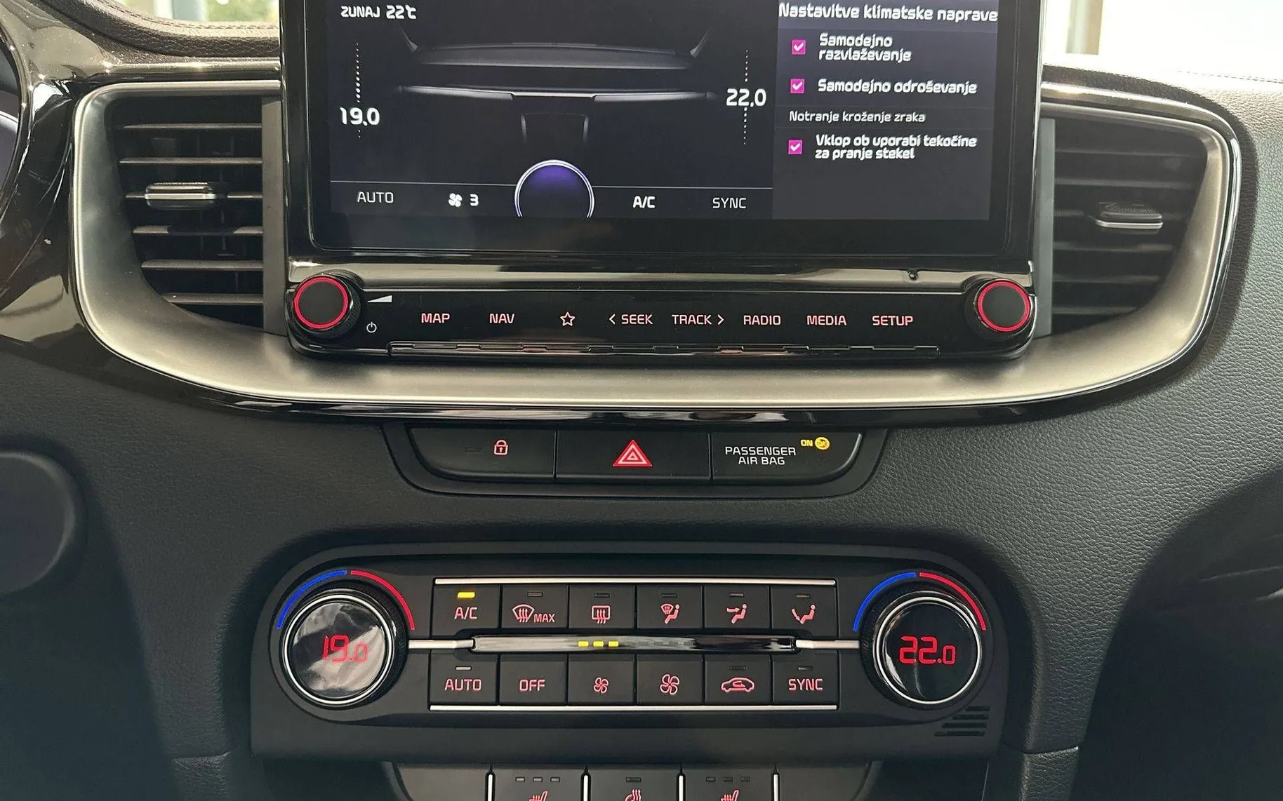Notranja slika - KIA XCeed - 1.0 T-GDi EX Way ISG. MT - 17