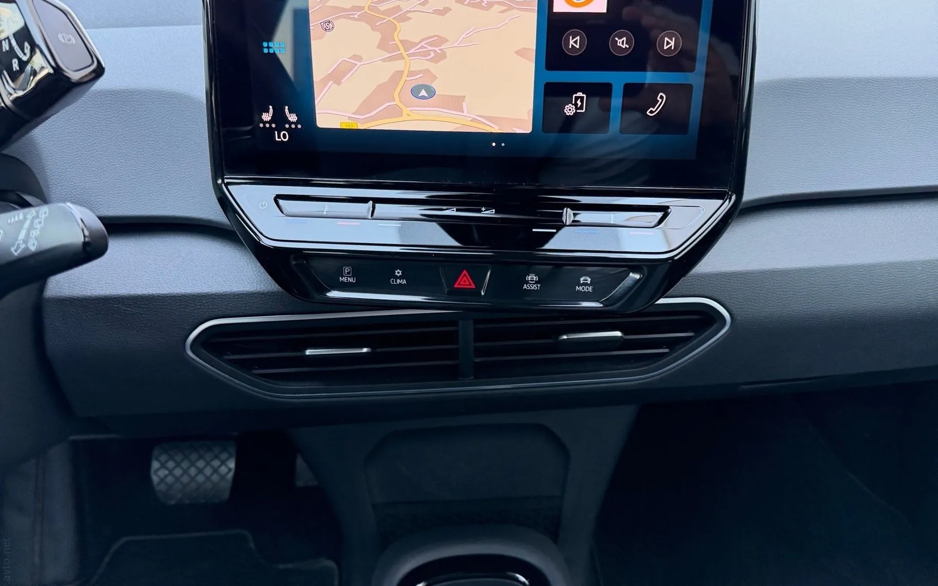 Notranja slika - Volkswagen ID.3 - PRO  58 kWh -IQ Light Gretje sedežev in volana-N.. - 9