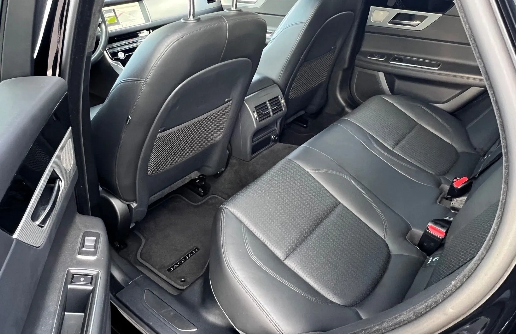 Zunanja slika - Jaguar XF - 2.0d+AWD+1.LAST+SLO+SAMO 66.507 km+ACC+KEYLESS GO - 17