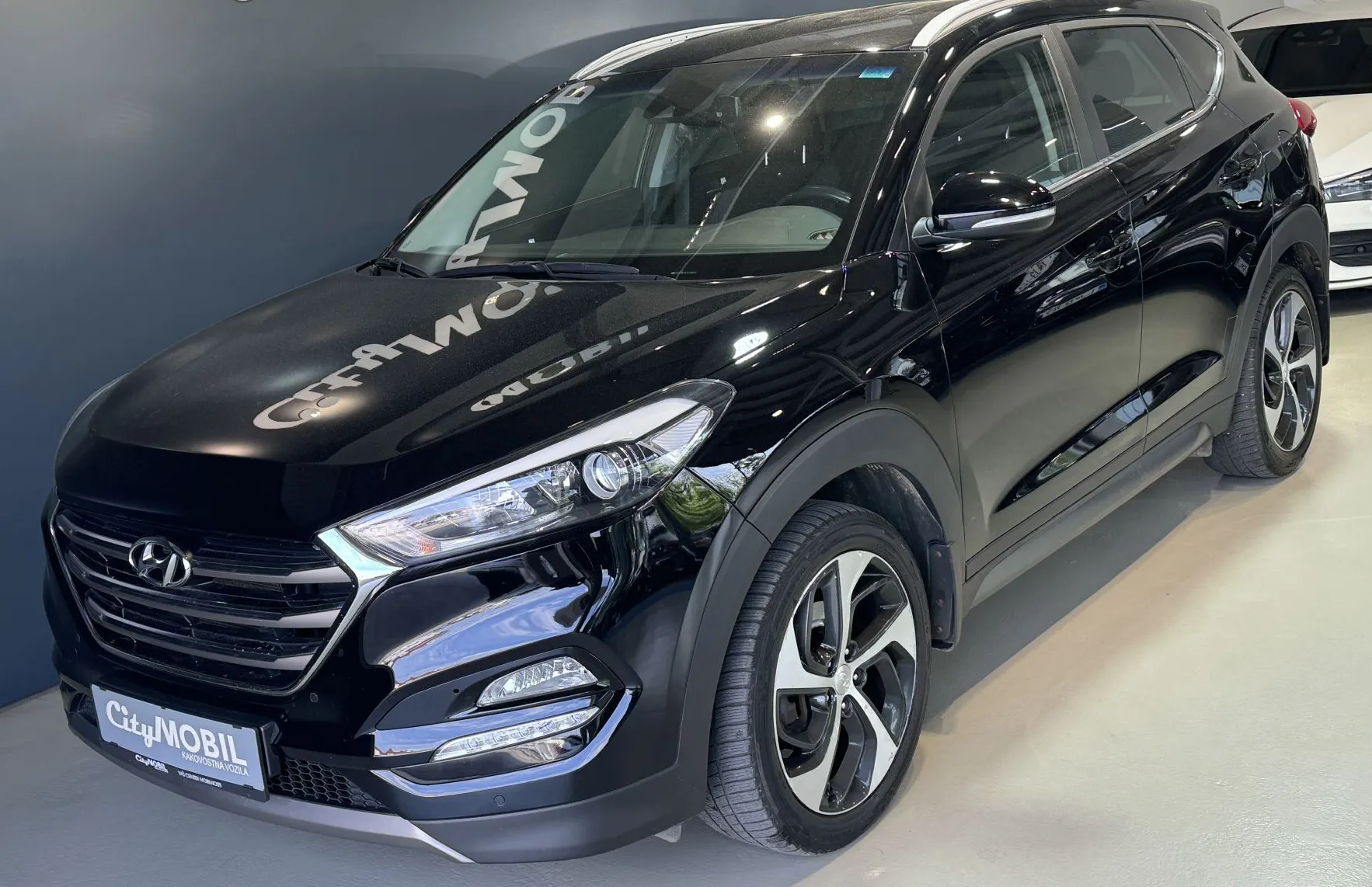 Zunanja slika - Hyundai Tucson - 1.LASTNIK-SLO-4WD-NOVI MOTOR-KAMERA-NAVI-GRETJE SE - 6