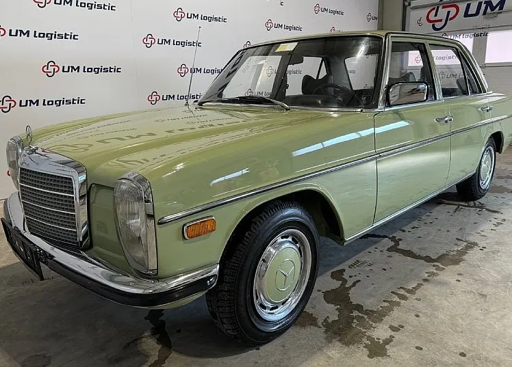 Zunanja slika - Mercedes-Benz E-Razred - 115 200D - KOT NOV - VOZILO V PRVI BARVI - 1