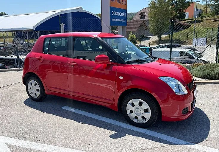 Zunanja slika - Suzuki Swift - 1.3 GLX ZELO LEPO OHRANJENO - 5