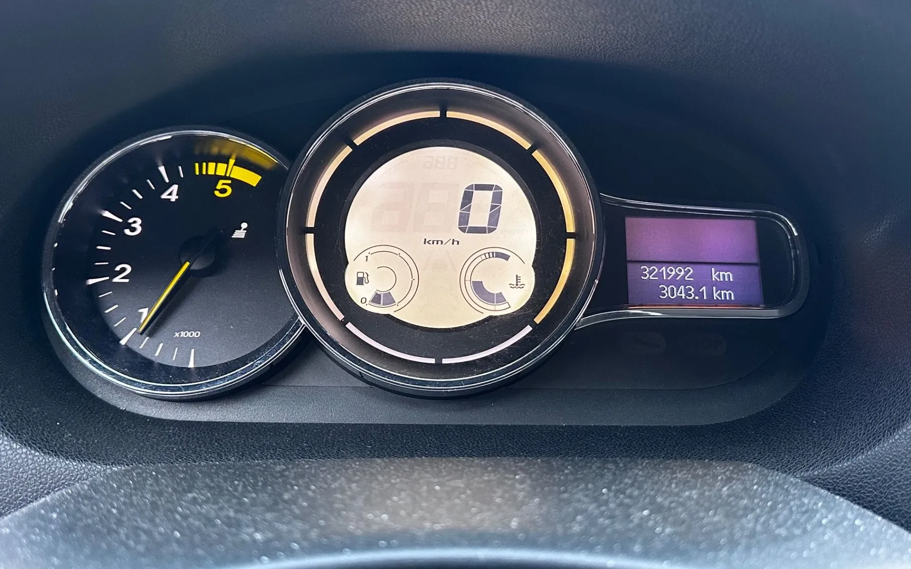Notranja slika - Renault Megane - Grandtour 1.5 dCi NAVI+TEMPOMAT+PDC... - 12