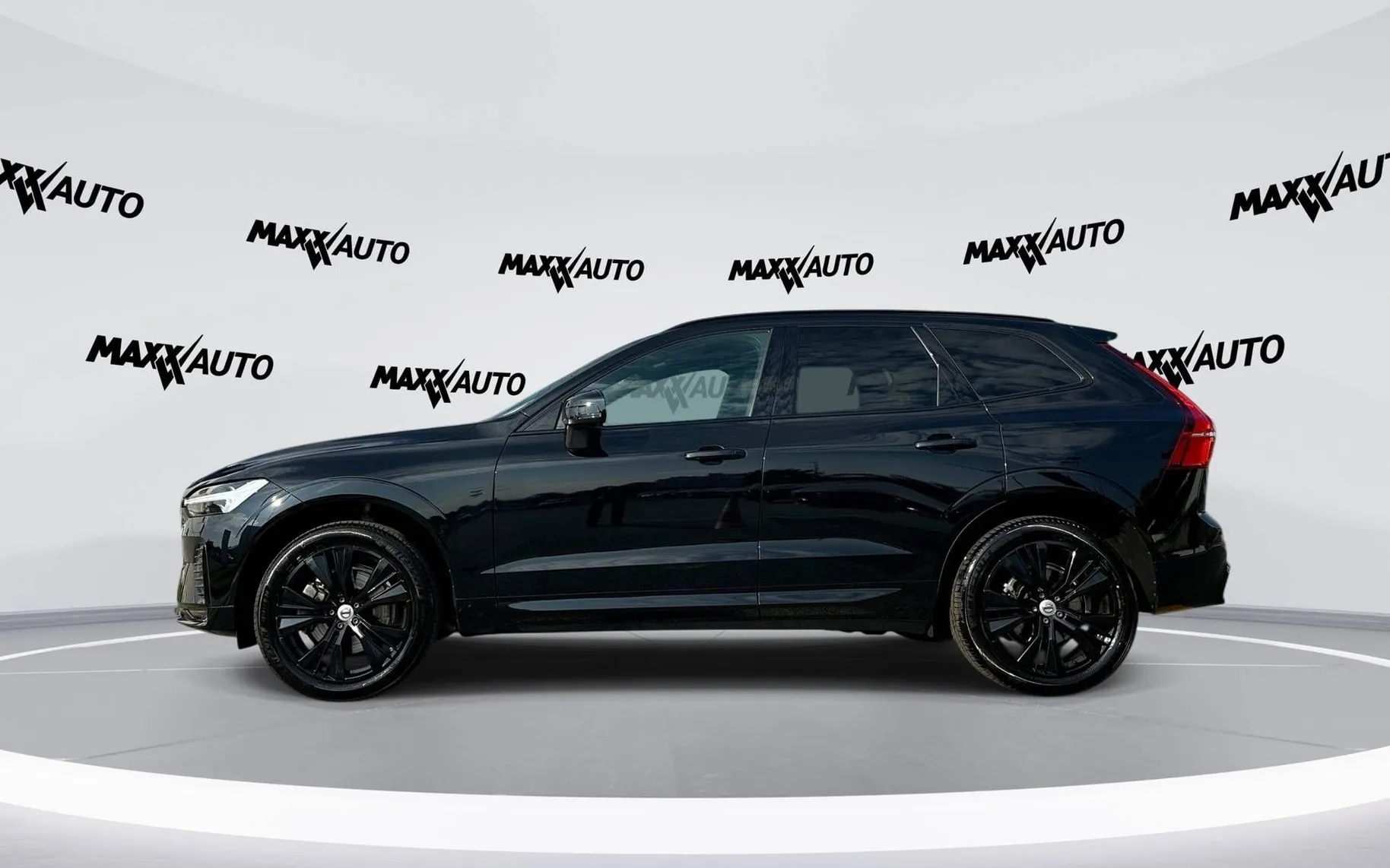 Notranja slika - Volvo XC60 - B4 P Plus Dark Avt. - 8